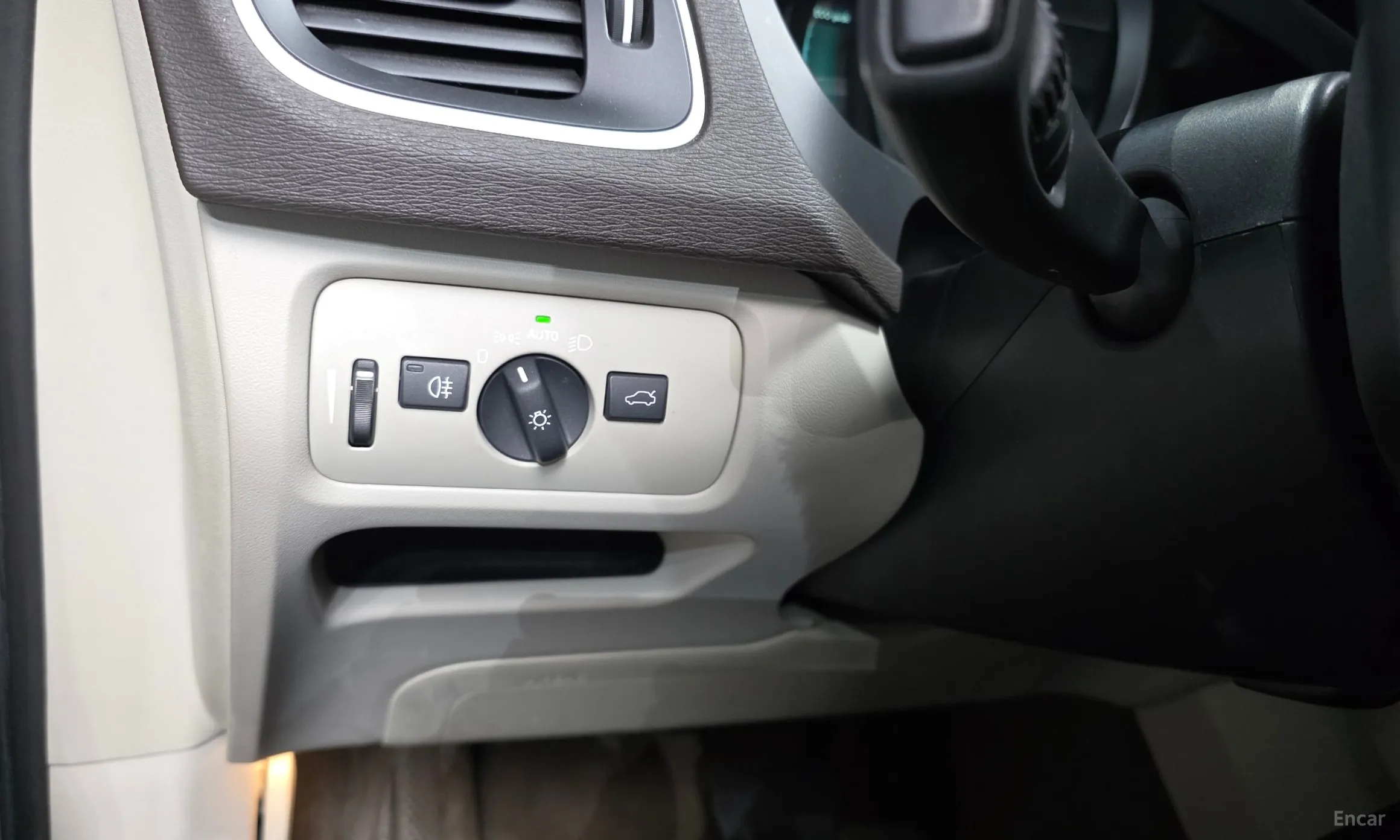 Volvo V40 превью 17