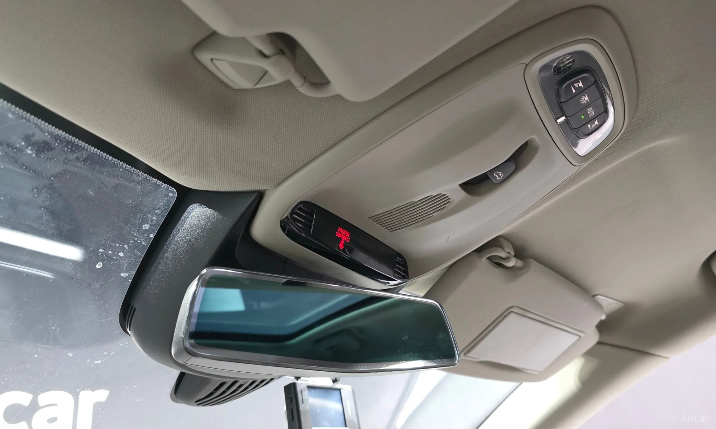 Volvo V40 превью 18