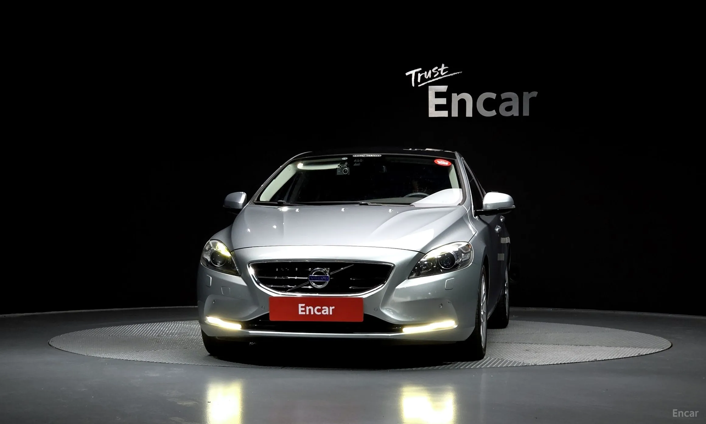 Volvo V40 превью 3