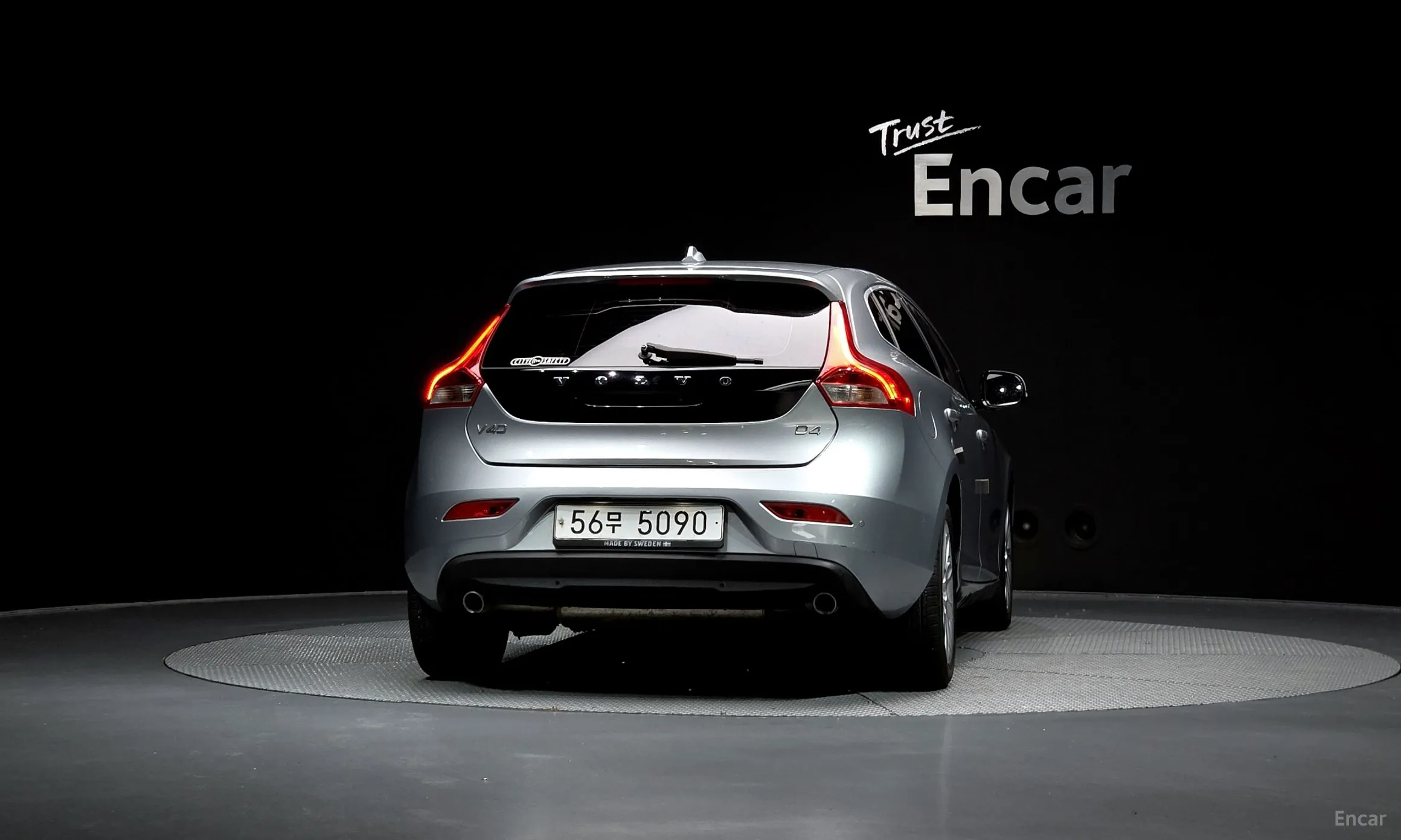 Volvo V40 превью 4