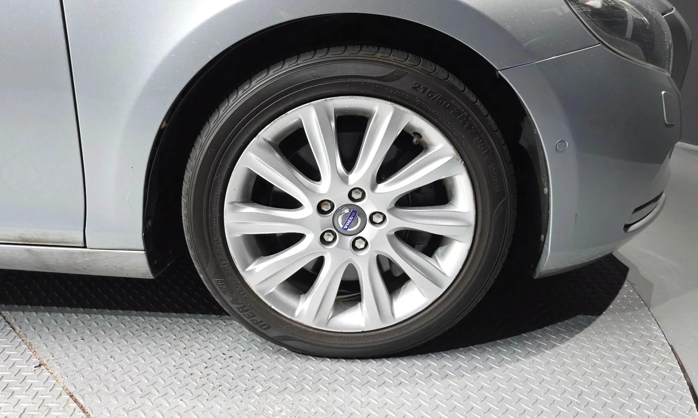 Volvo V40 превью 5