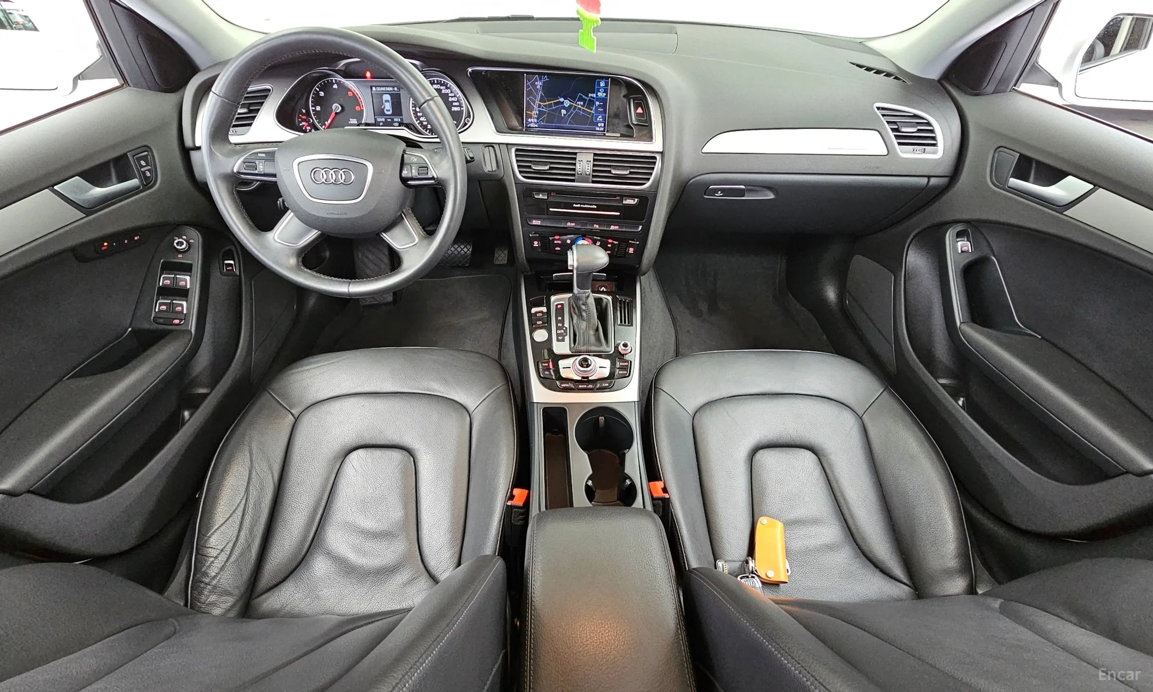 Audi New A4 превью 7