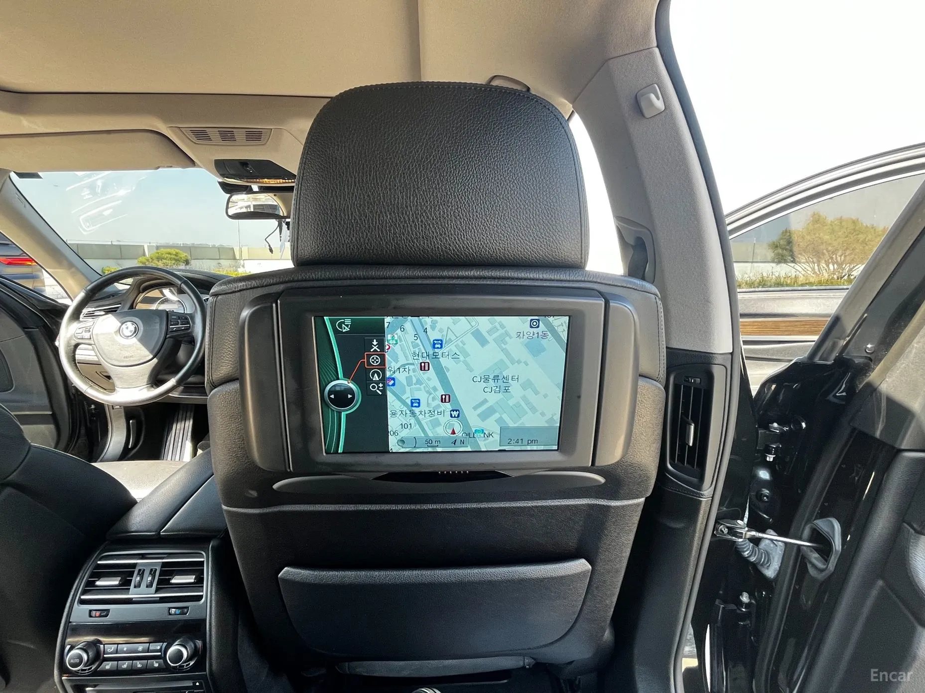 BMW 7 Series (F01) превью 18