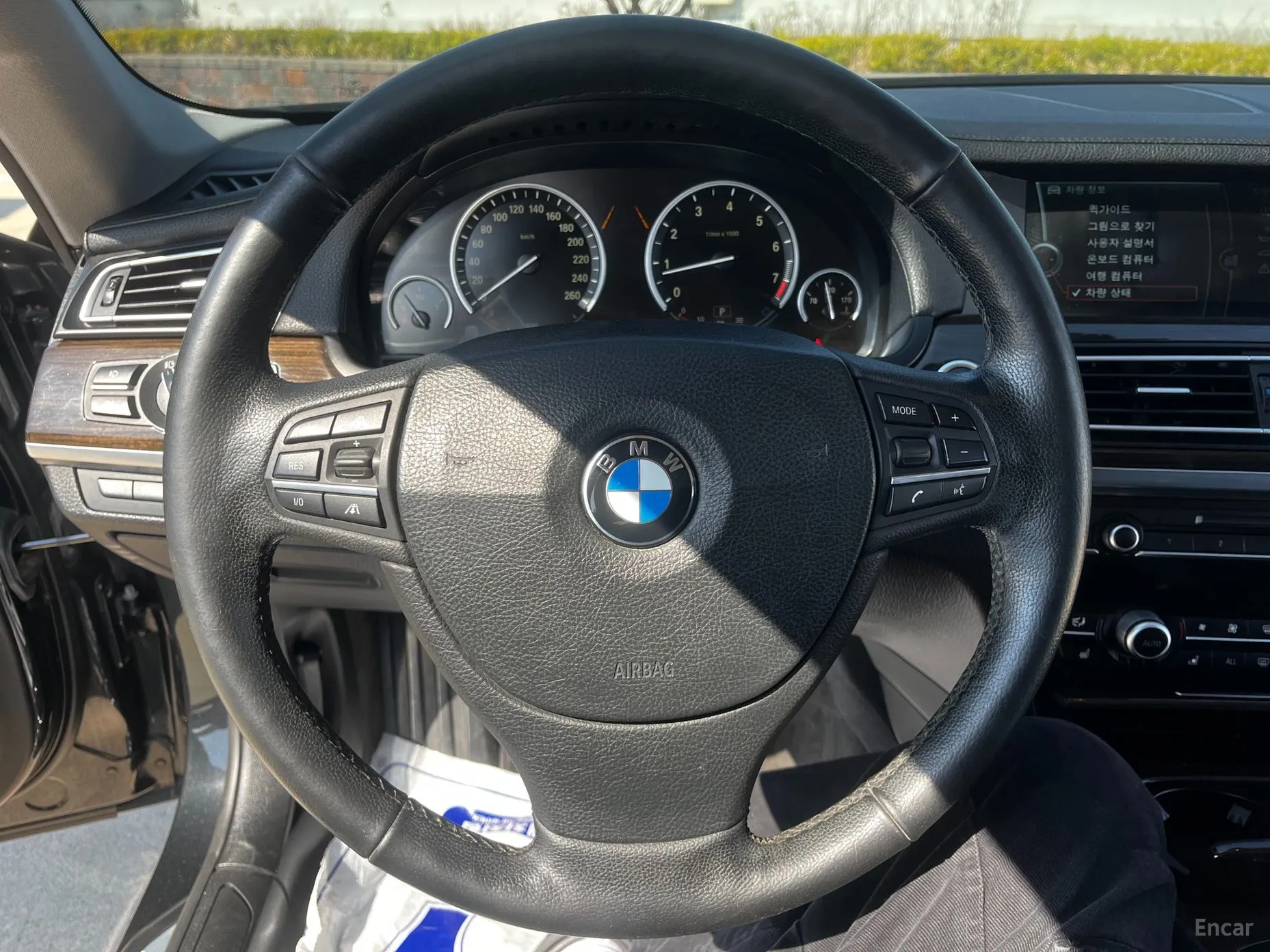 BMW 7 Series (F01) превью 8