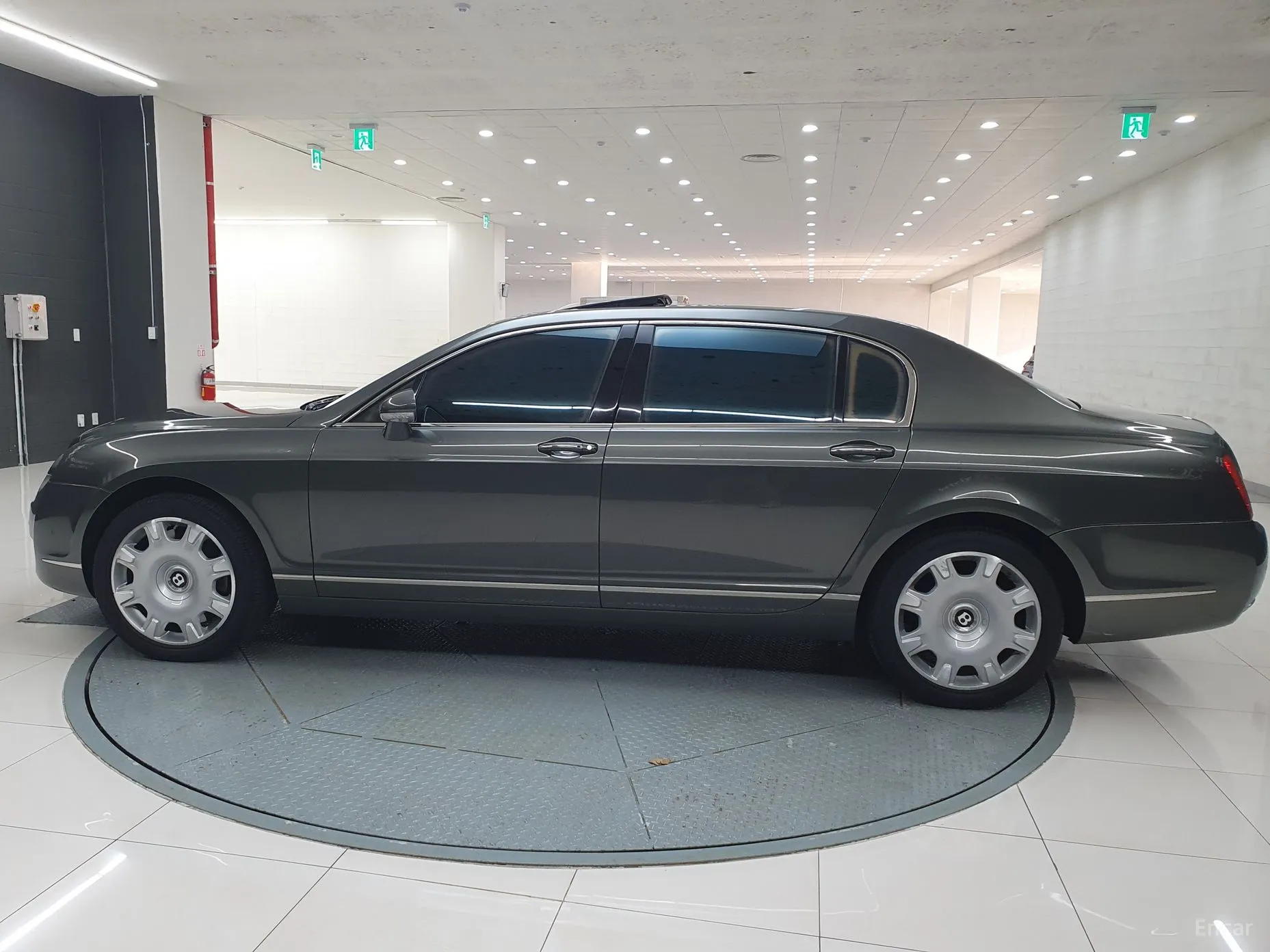 Bentley Flying Spur Gen 1 превью 19