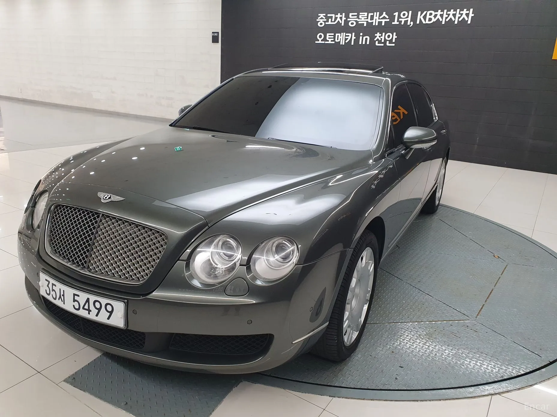 Bentley Flying Spur Gen 1 превью 20