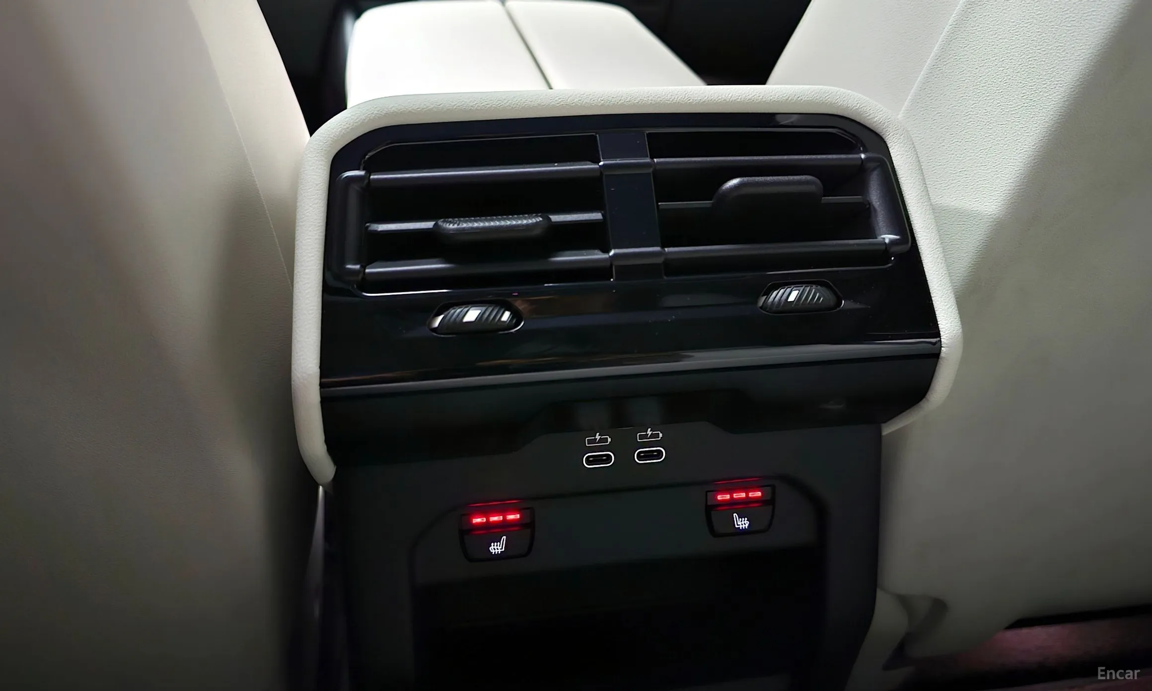 BMW 5 Series (G60) превью 17