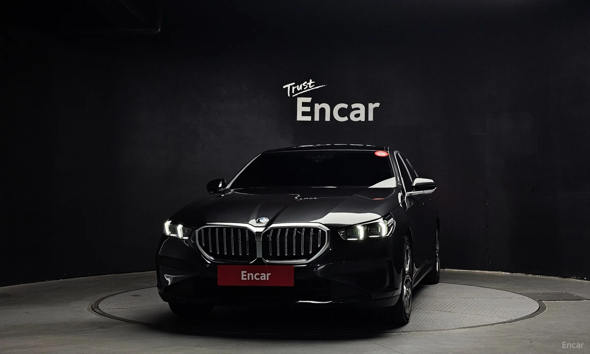 BMW 5 Series (G60) превью 3