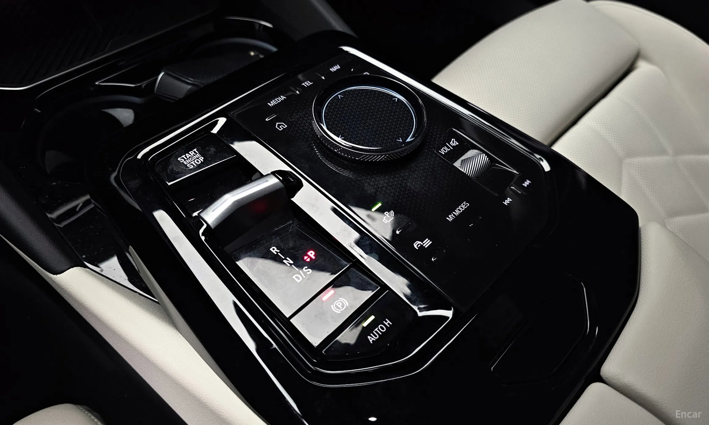 BMW 5 Series (G60) превью 9