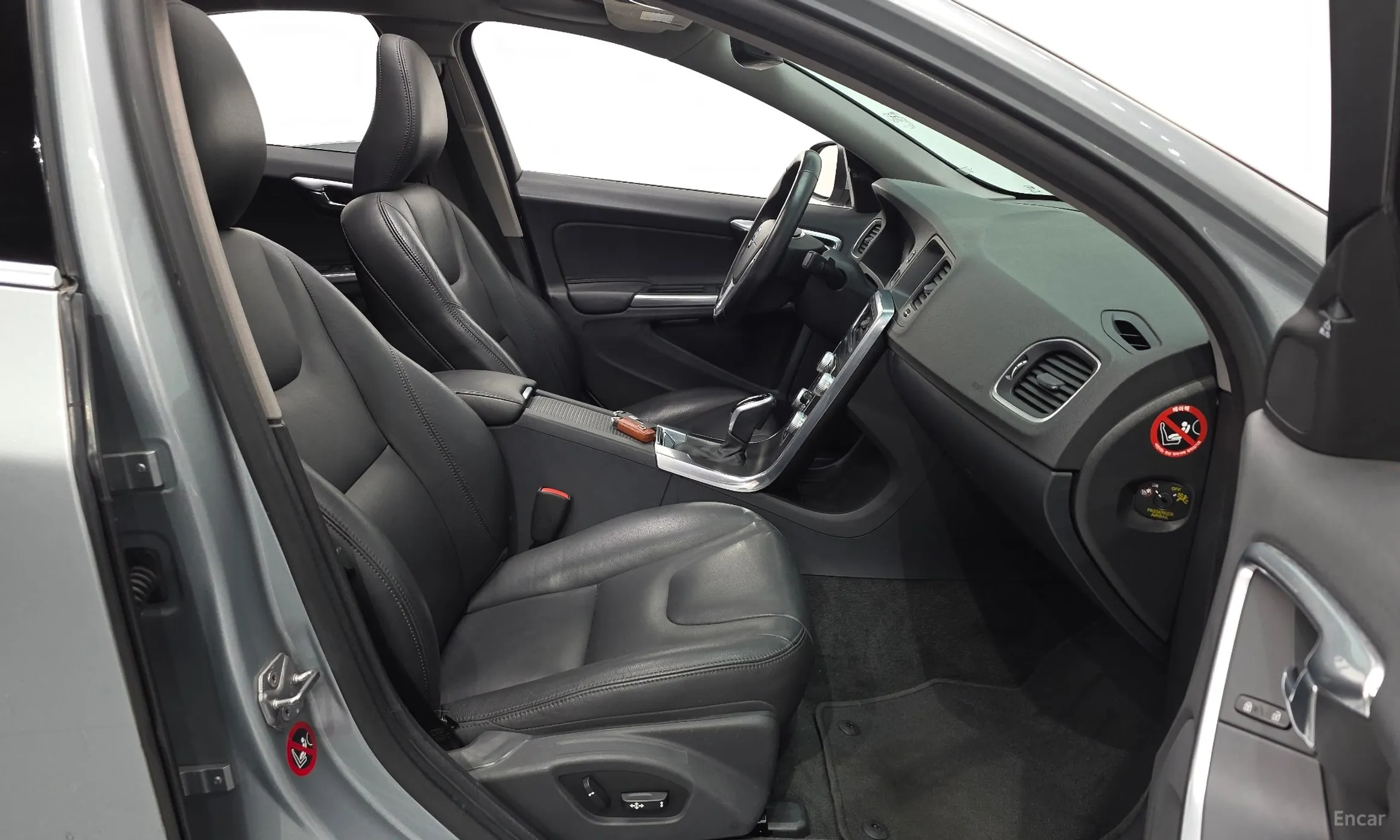 Volvo S60 превью 10