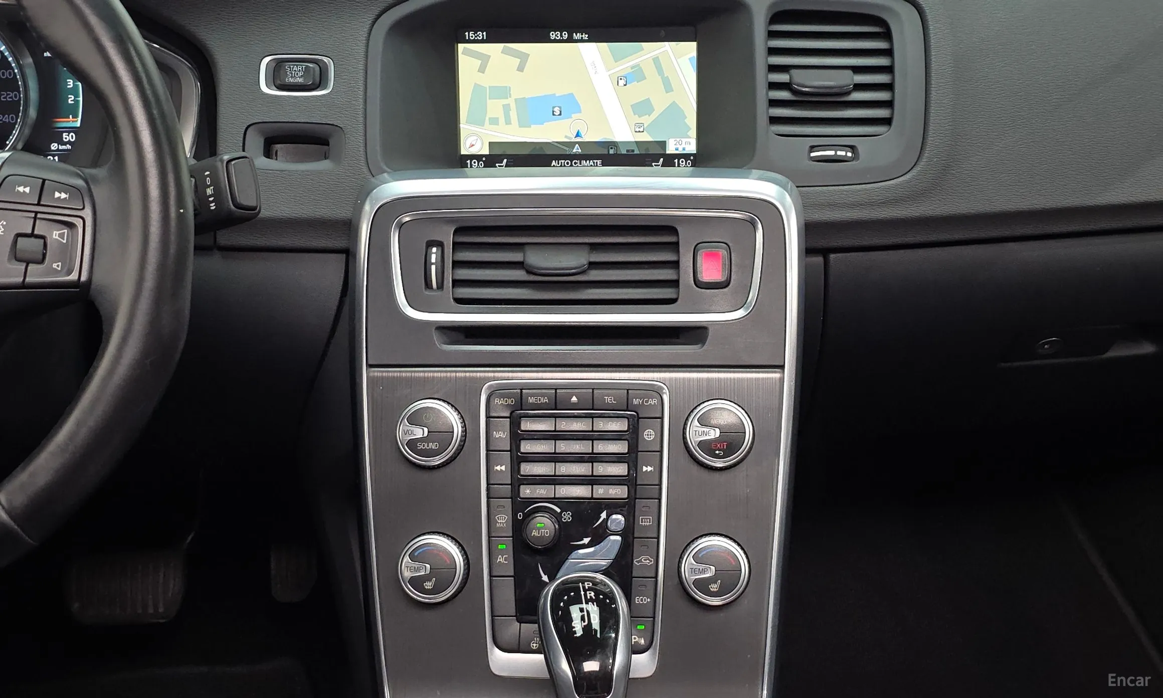 Volvo S60 превью 14