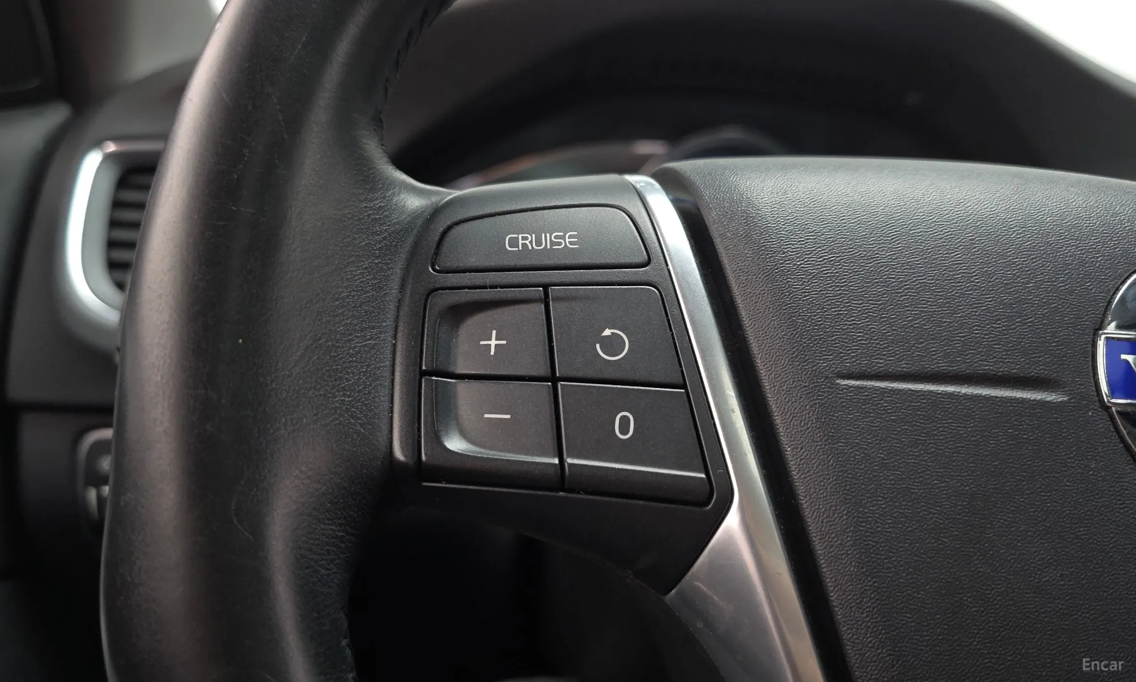 Volvo S60 превью 19