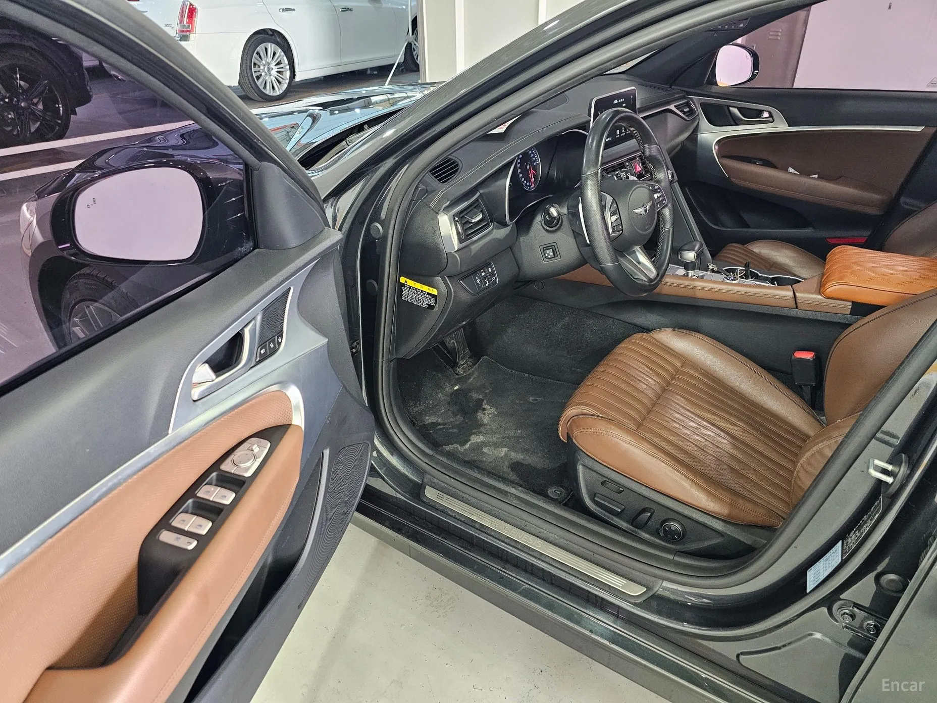 Genesis G70 превью 10