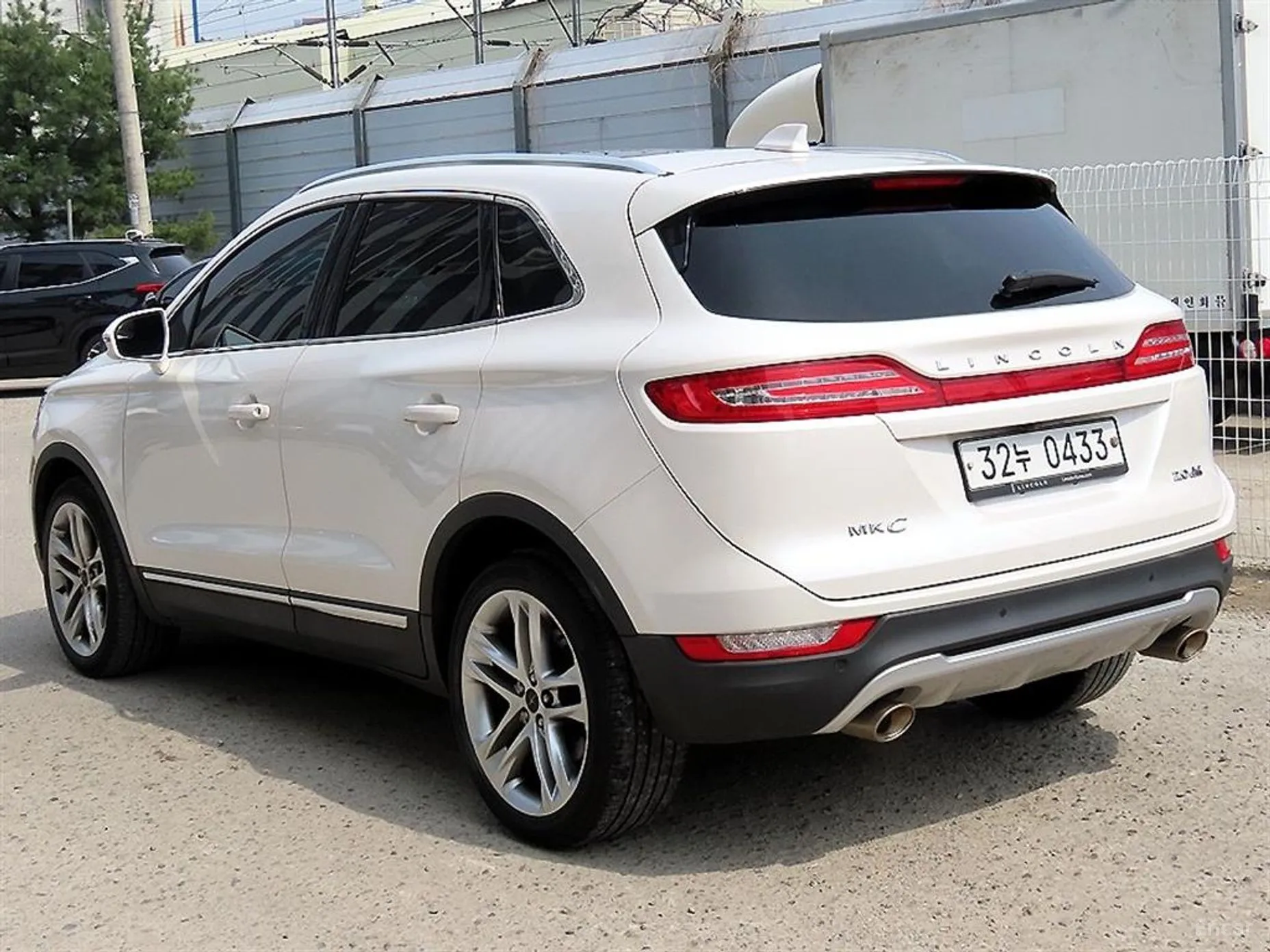 Lincoln MKC превью 3