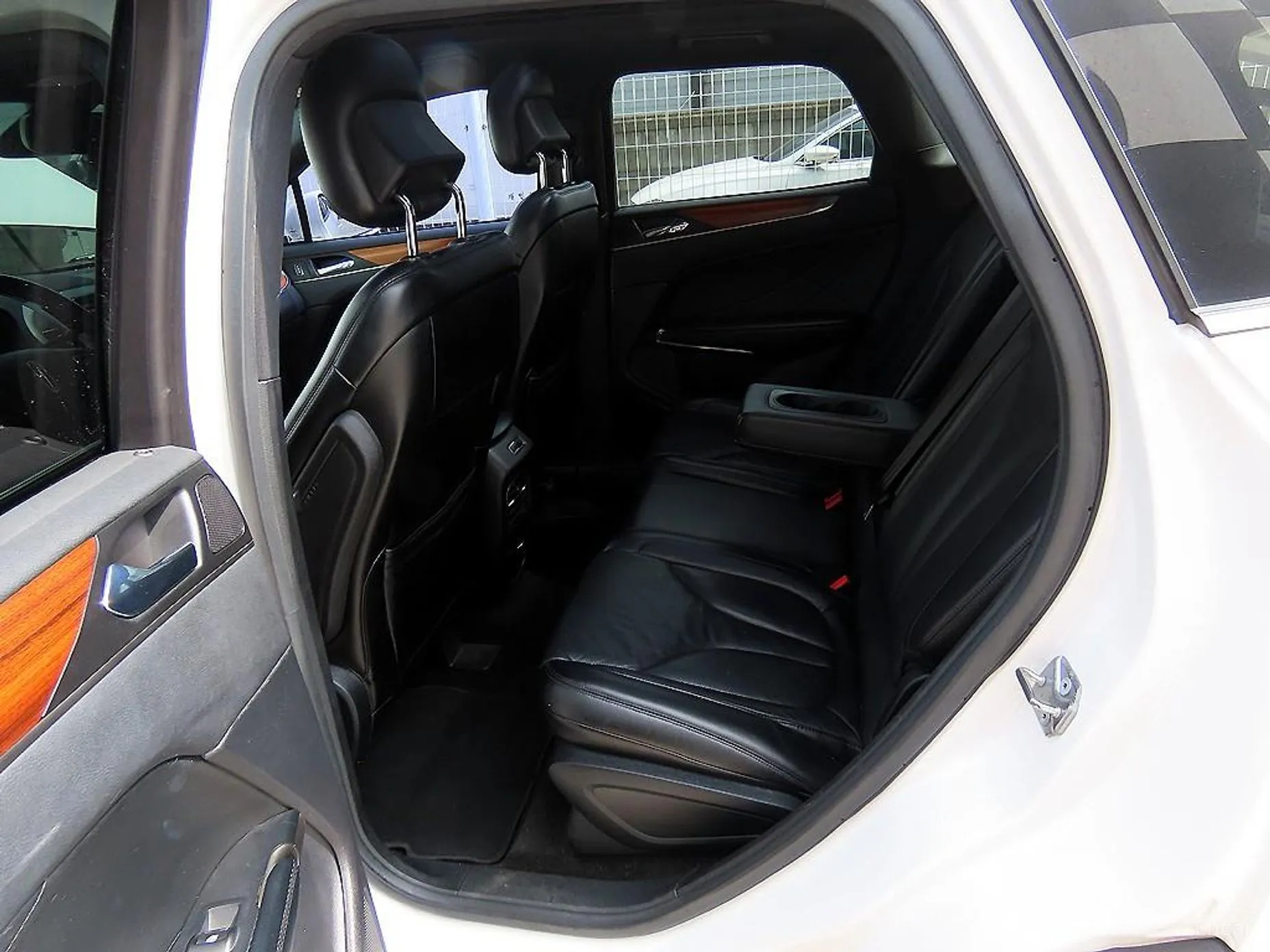 Lincoln MKC превью 6
