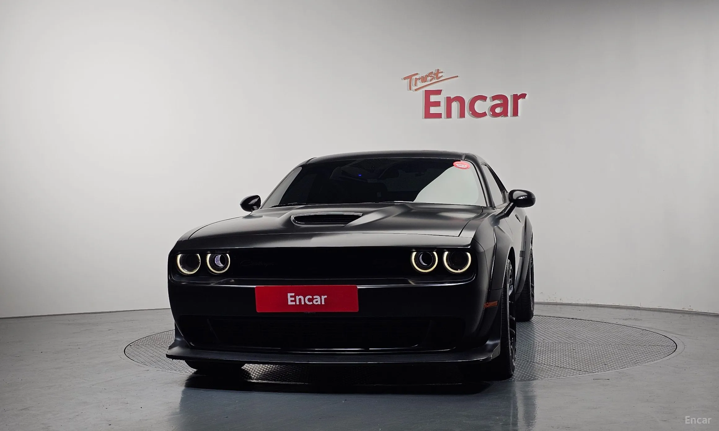 Dodge Challenger превью 3