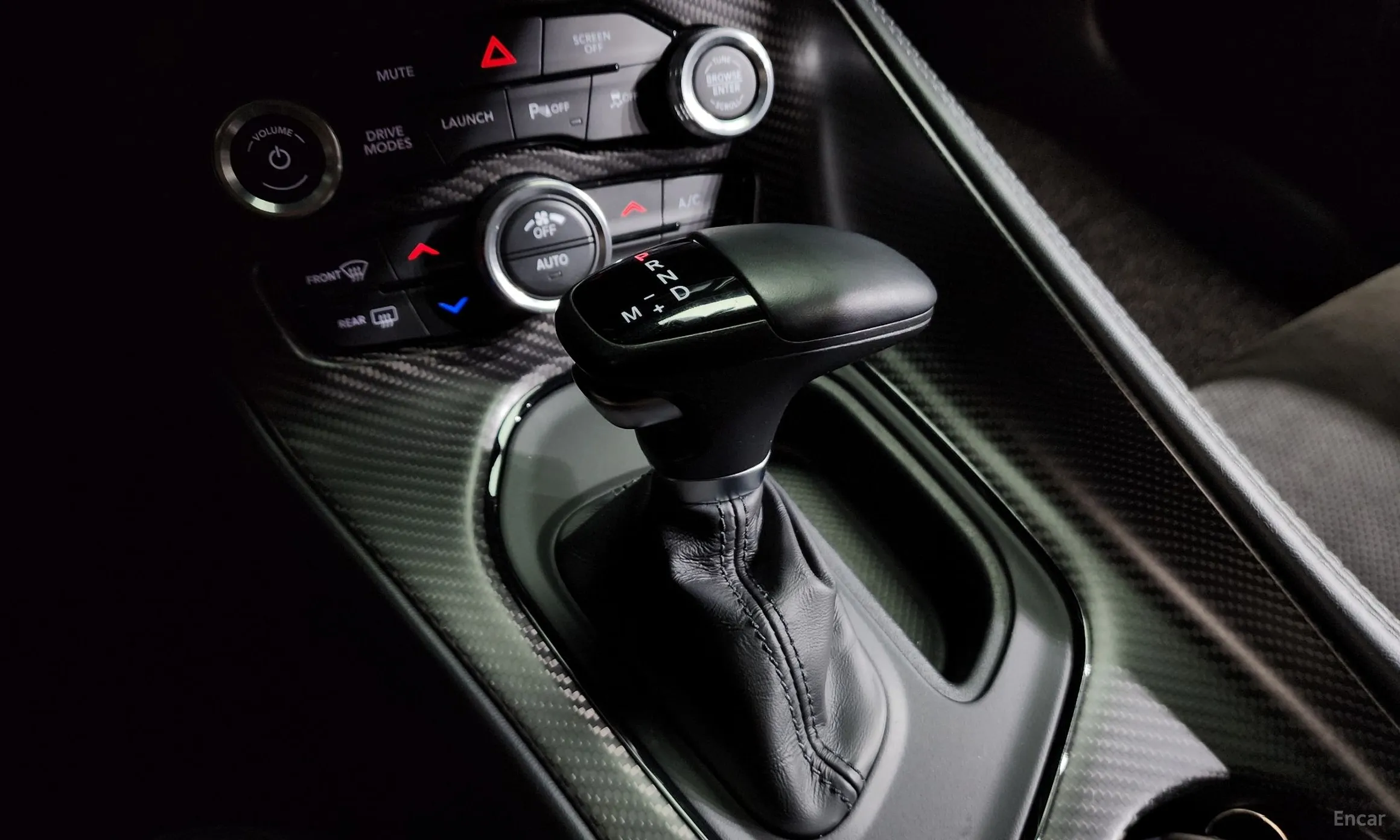 Dodge Challenger превью 9