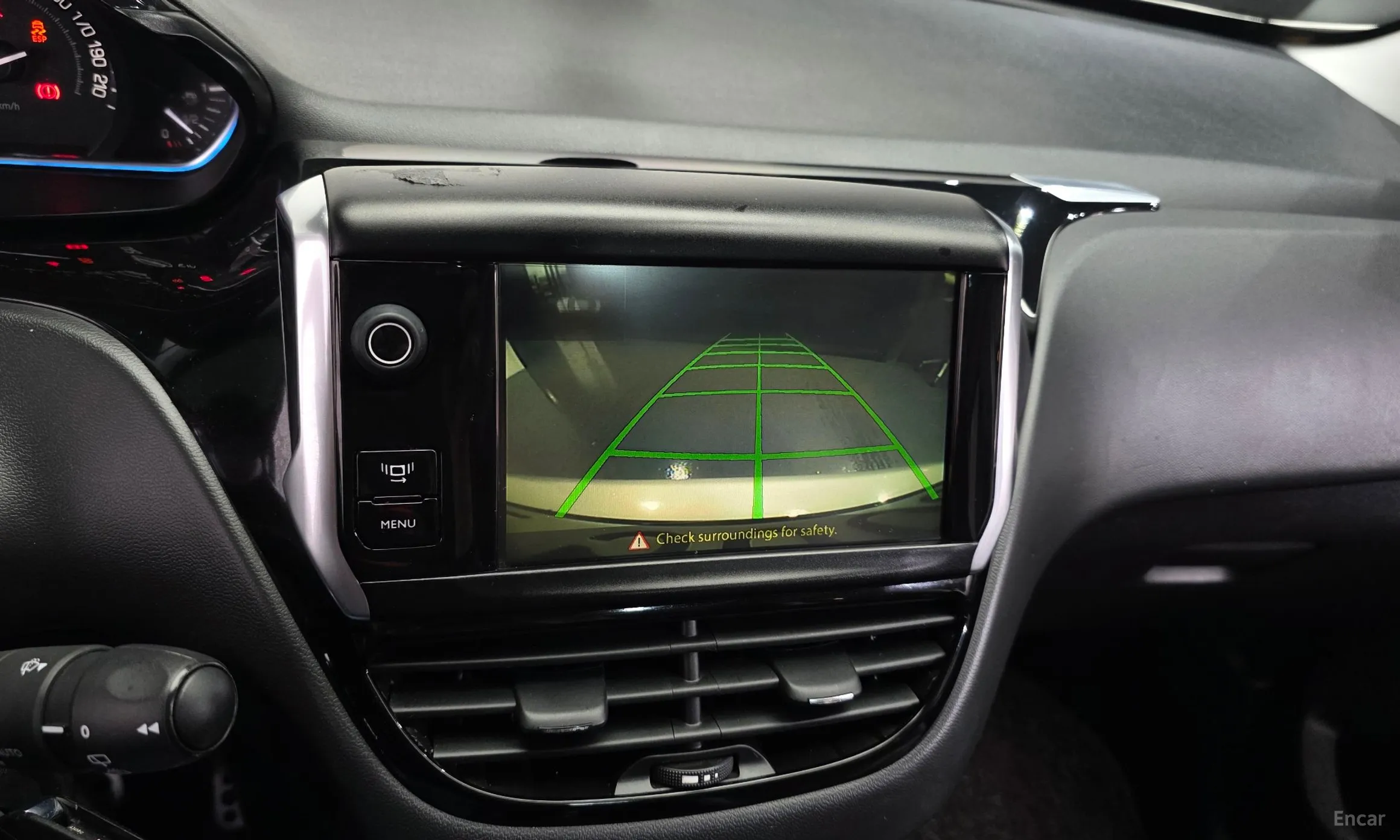 Peugeot 208 превью 15