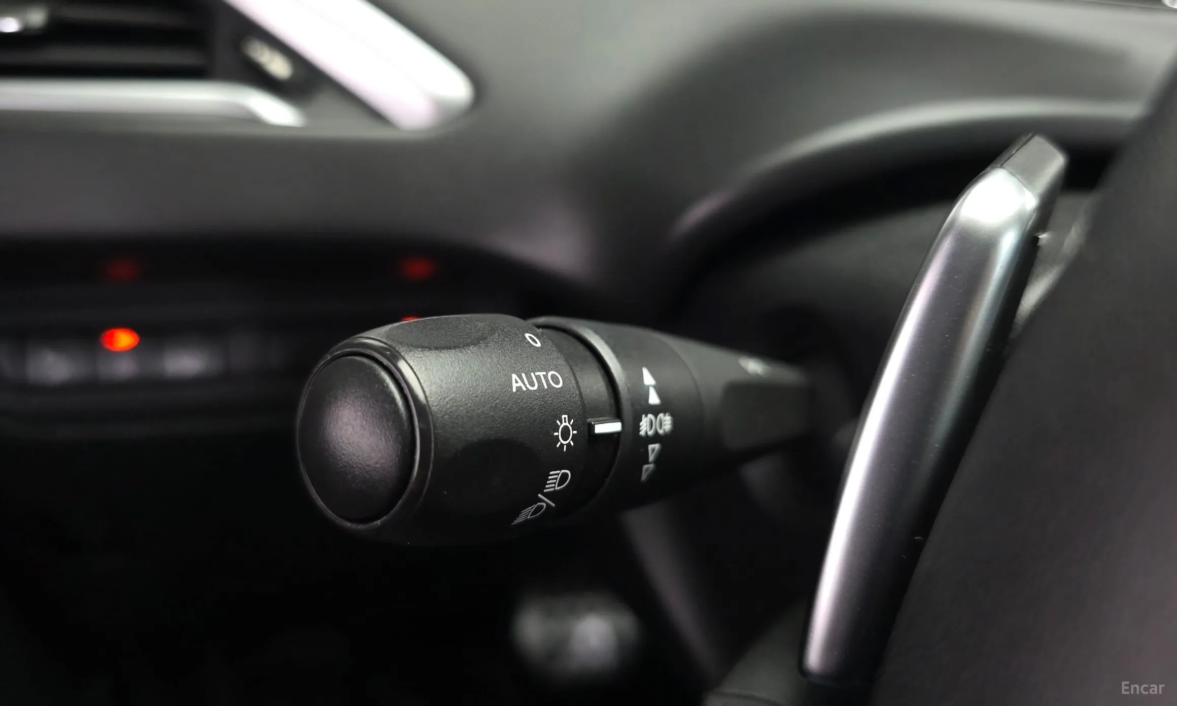 Peugeot 208 превью 19