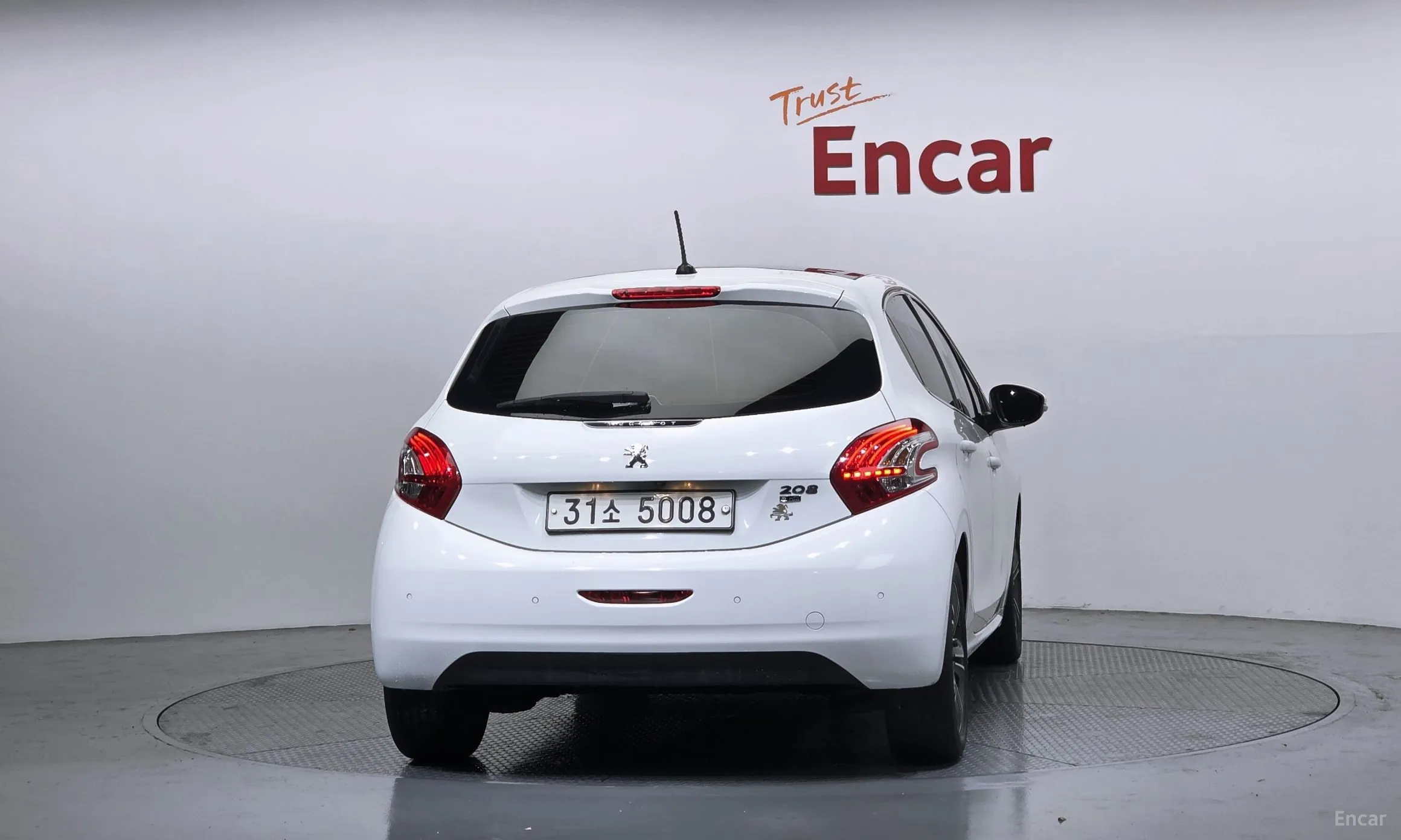Peugeot 208 превью 4