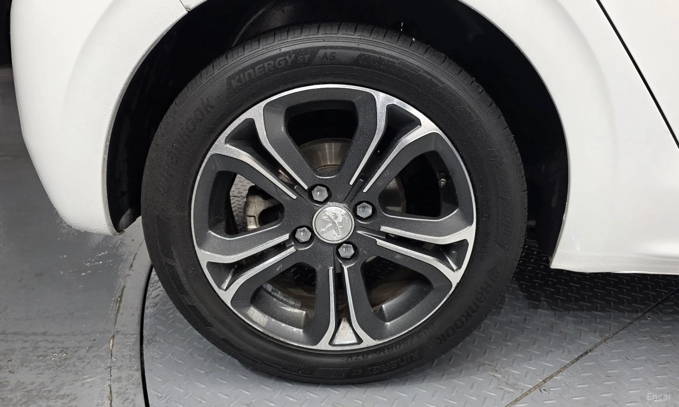 Peugeot 208 превью 5