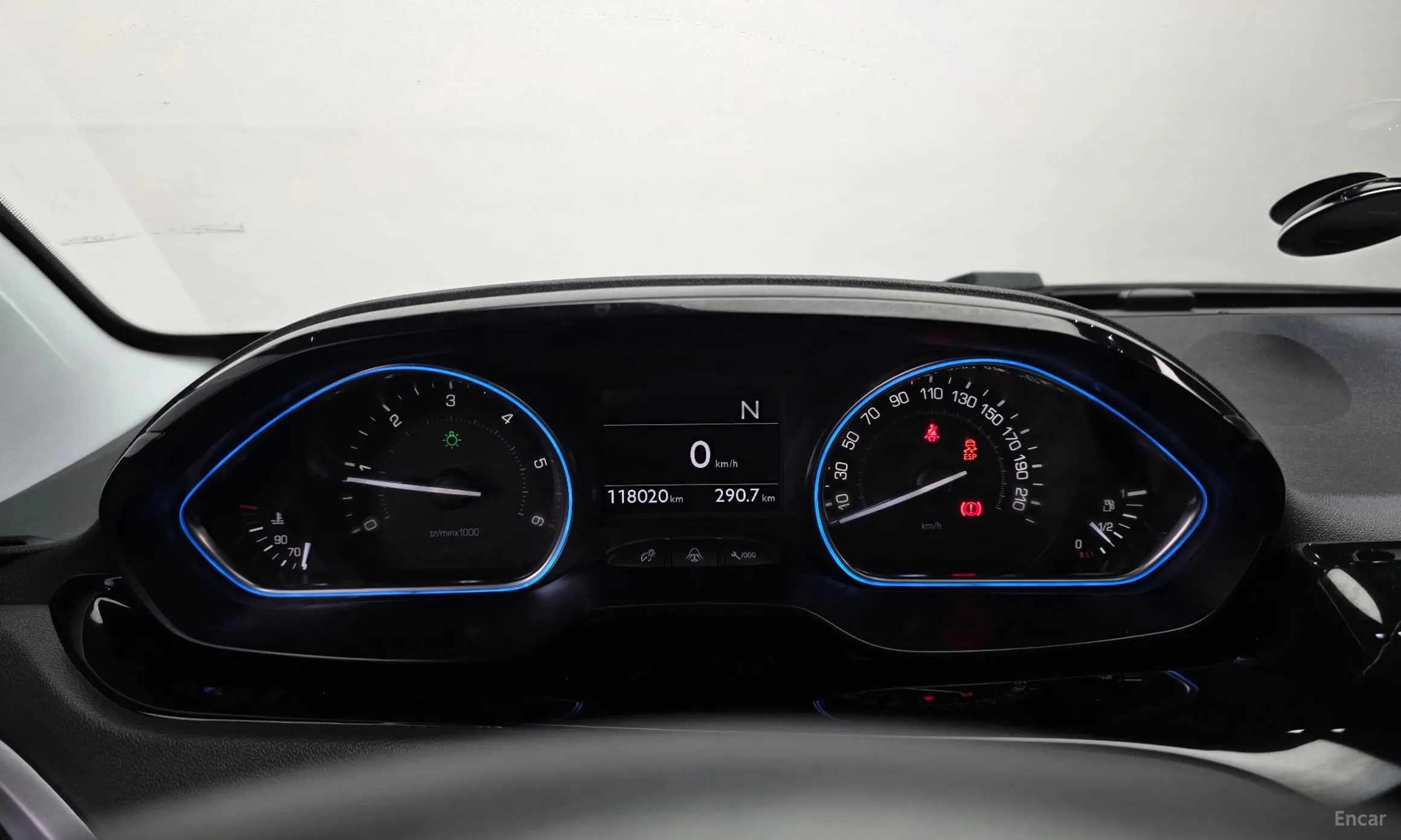 Peugeot 208 превью 8