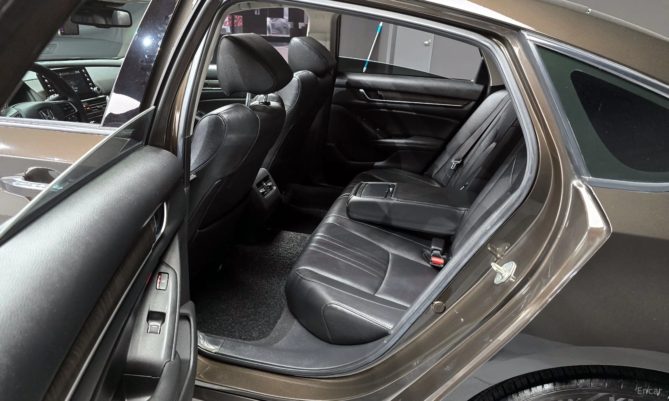 Honda Accord 10th Generation превью 12