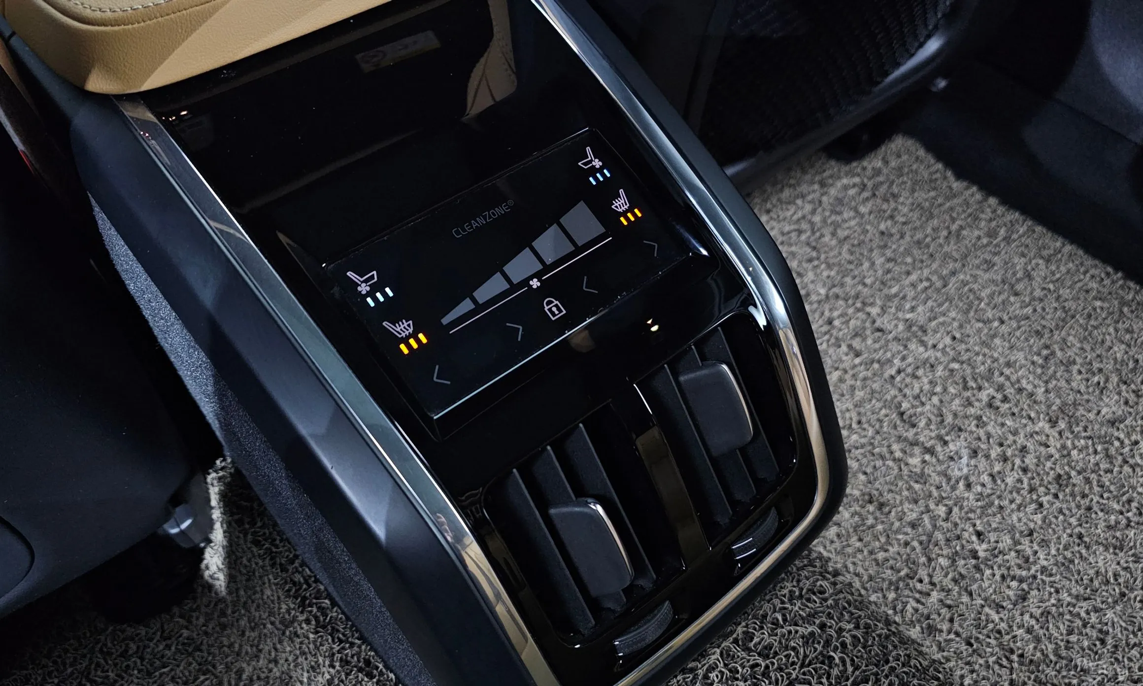 Volvo S90 превью 19