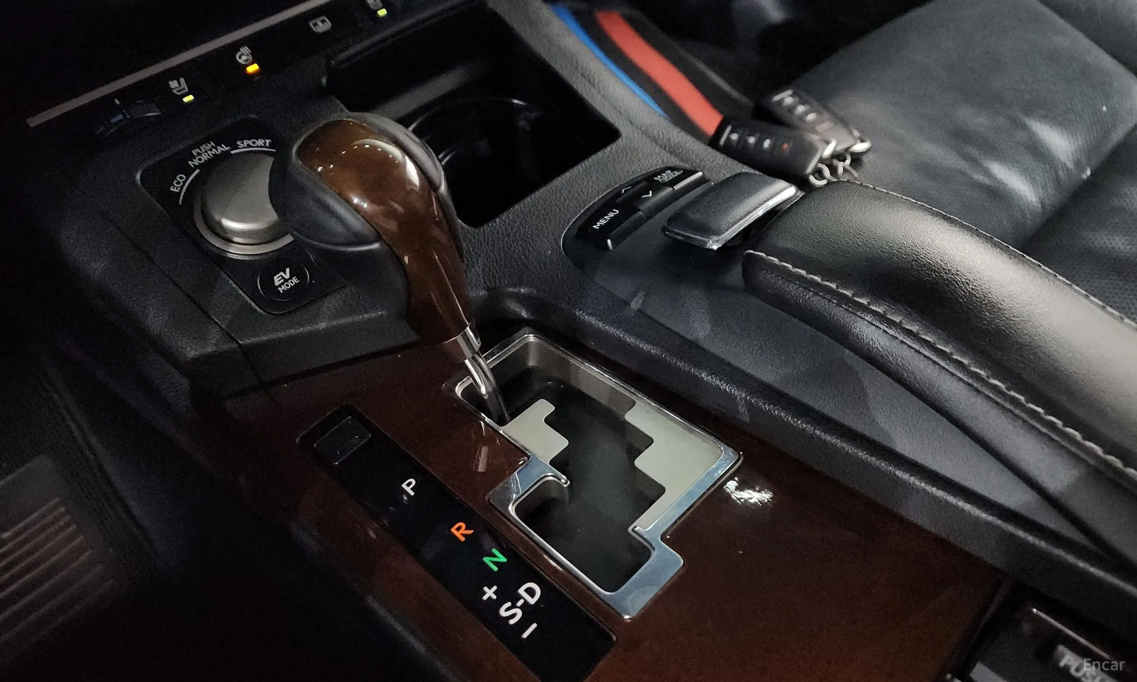 Lexus New ES300h превью 9