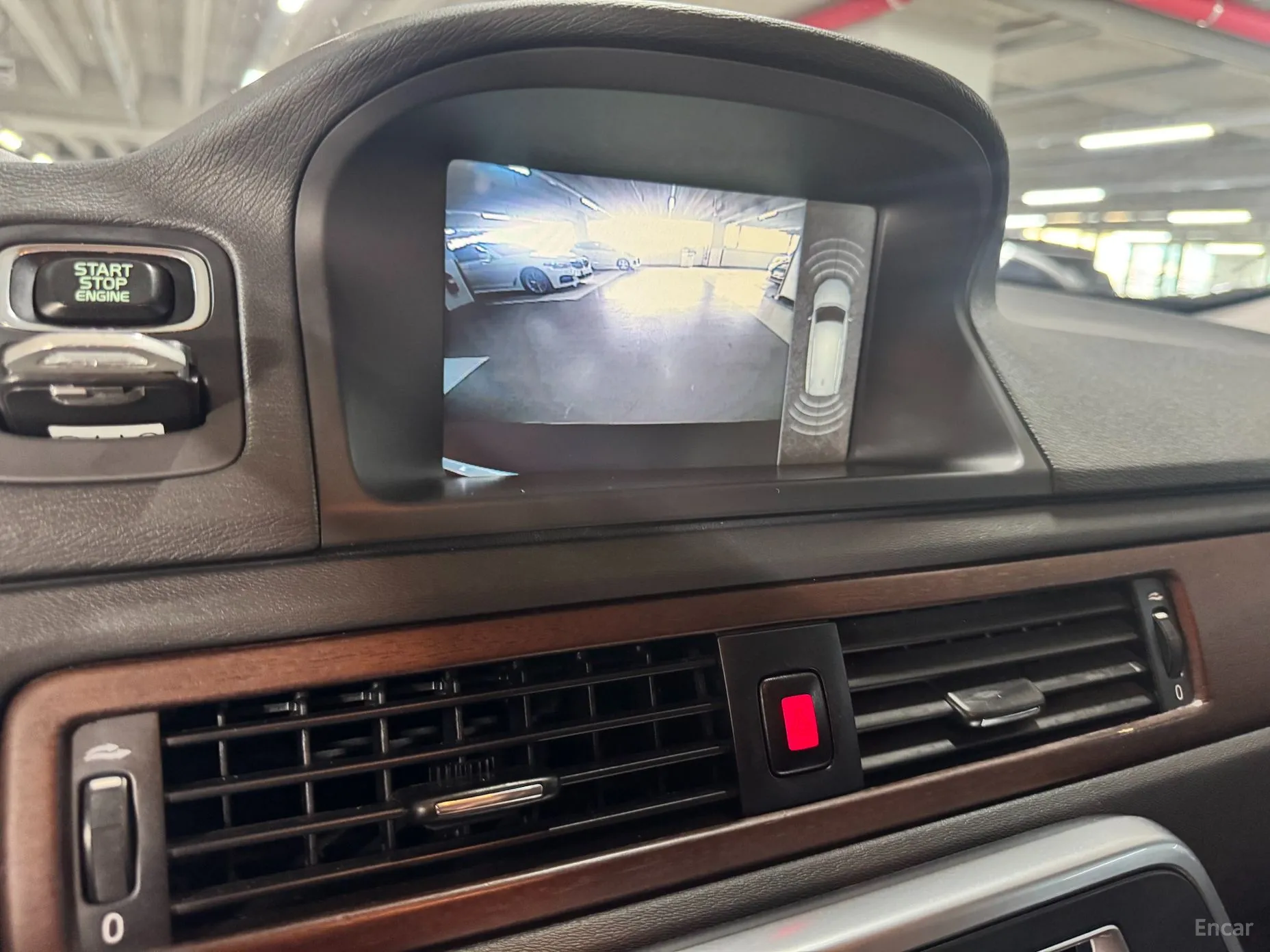 Volvo XC70 превью 13