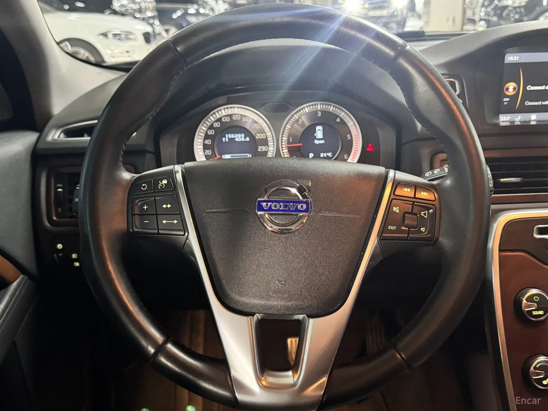 Volvo XC70 превью 8