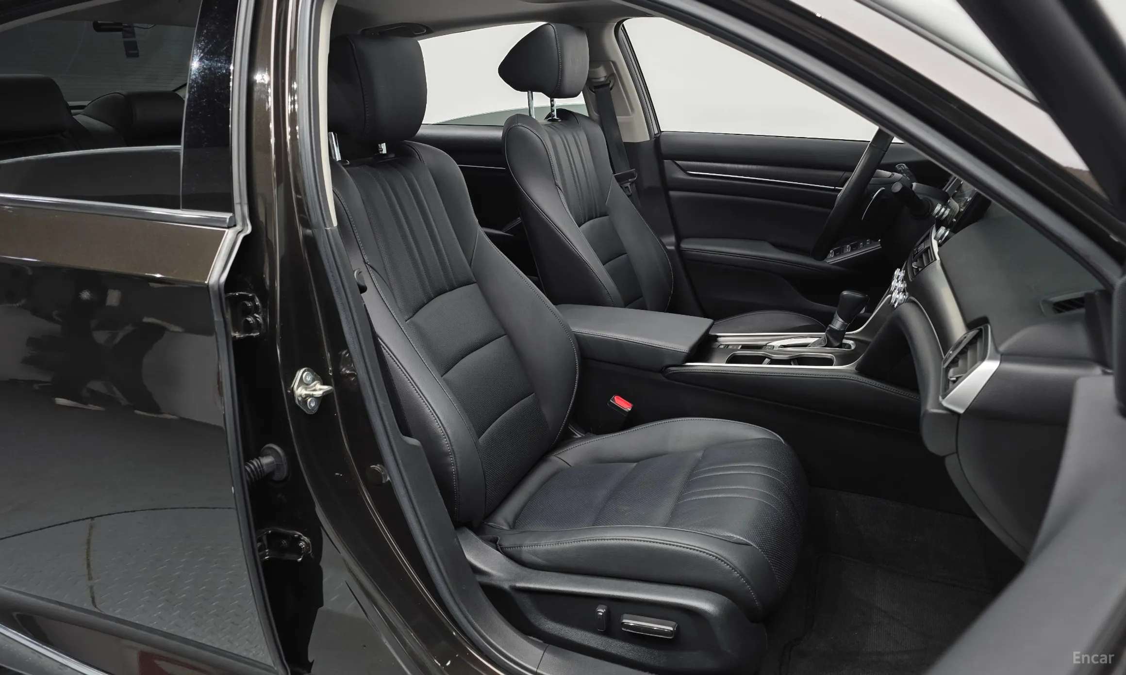 Honda Accord 10th Generation превью 10