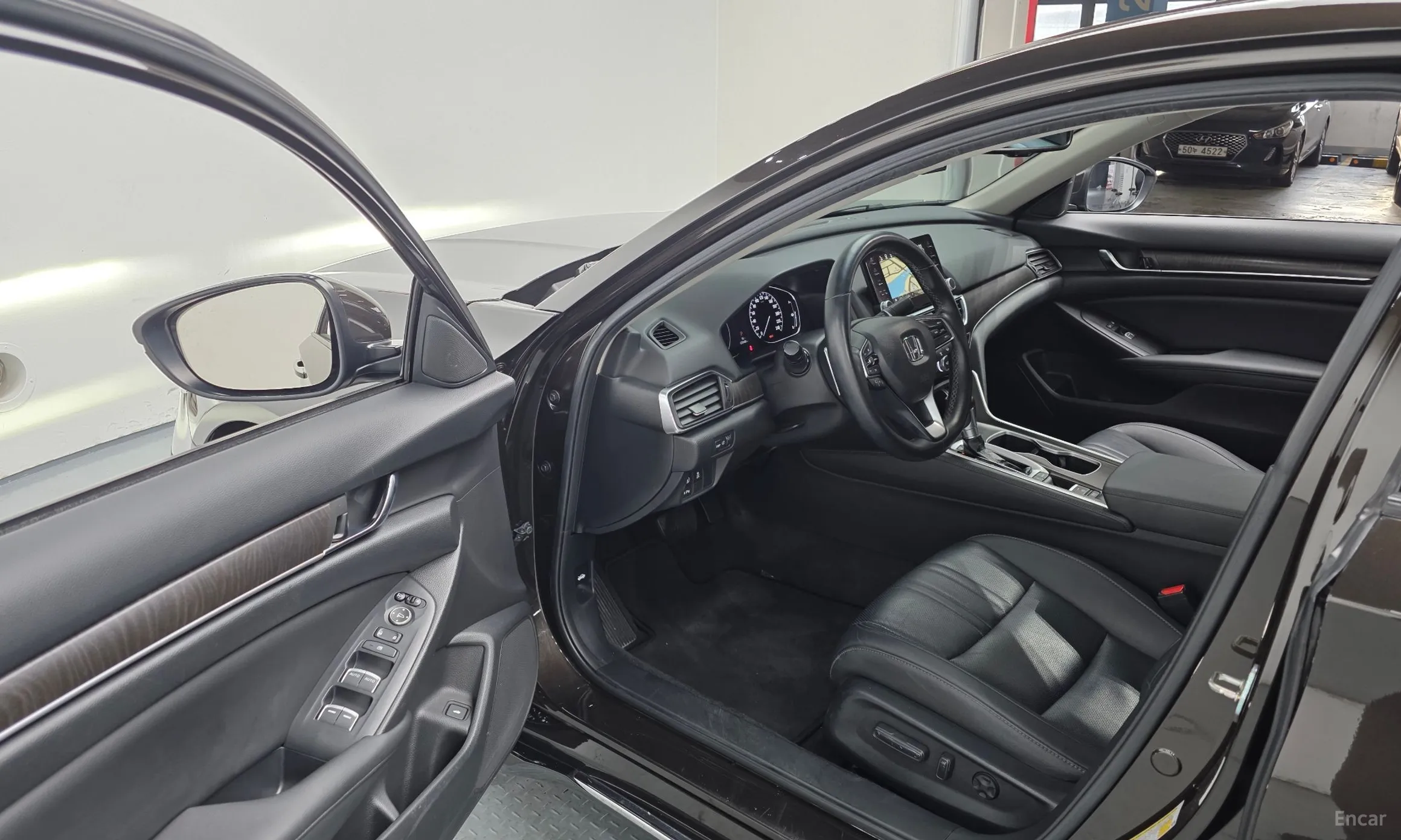 Honda Accord 10th Generation превью 11