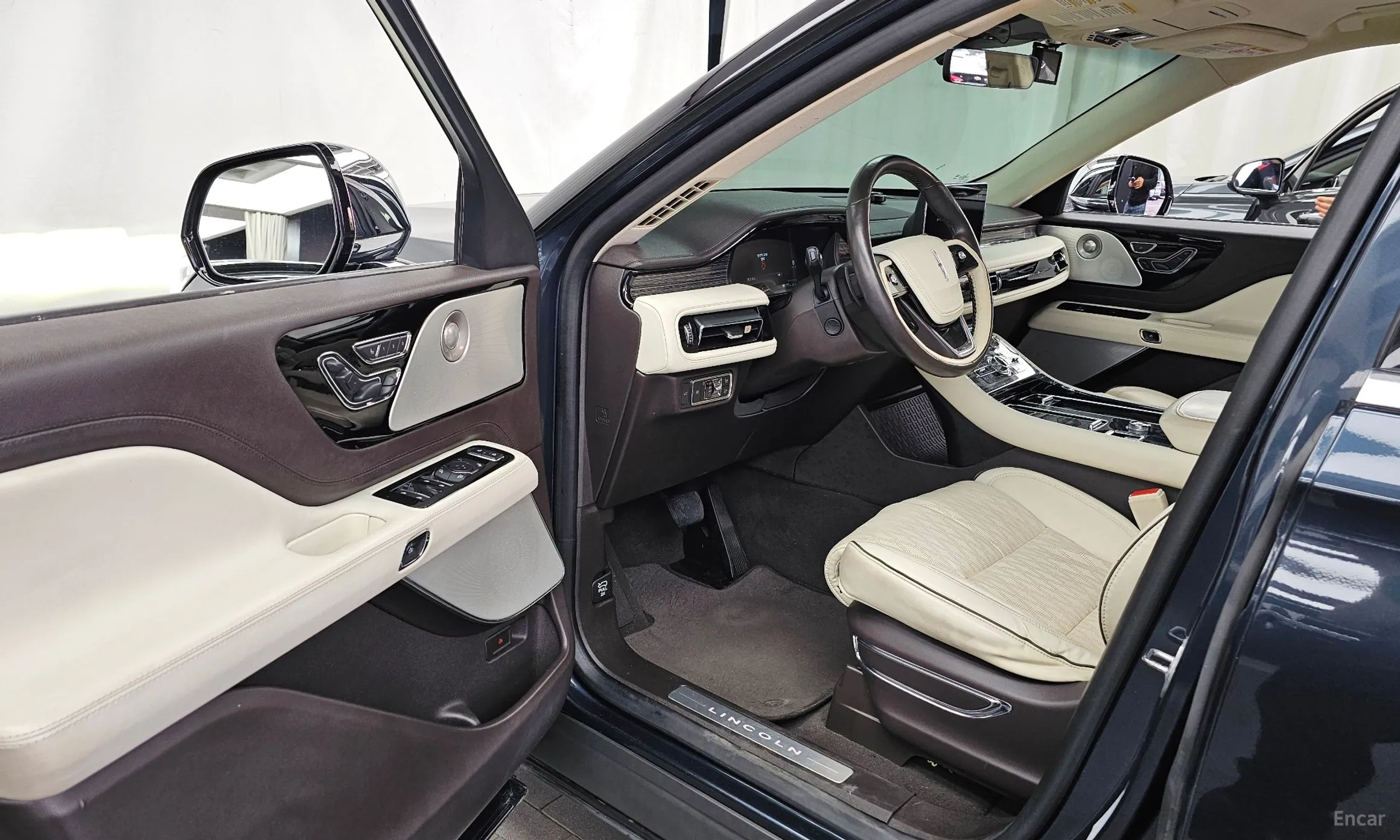 Lincoln Aviator 2nd Generation превью 10