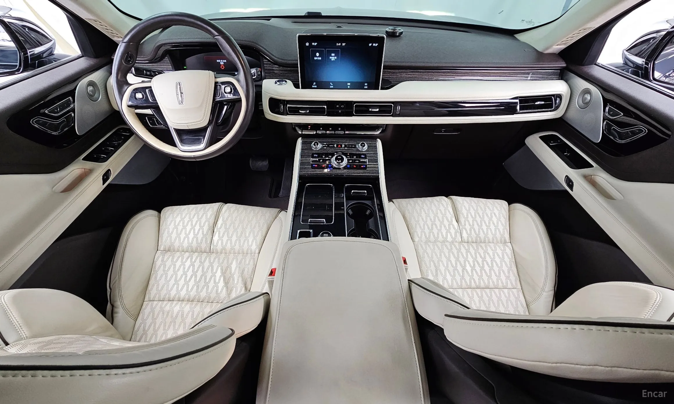 Lincoln Aviator 2nd Generation превью 7