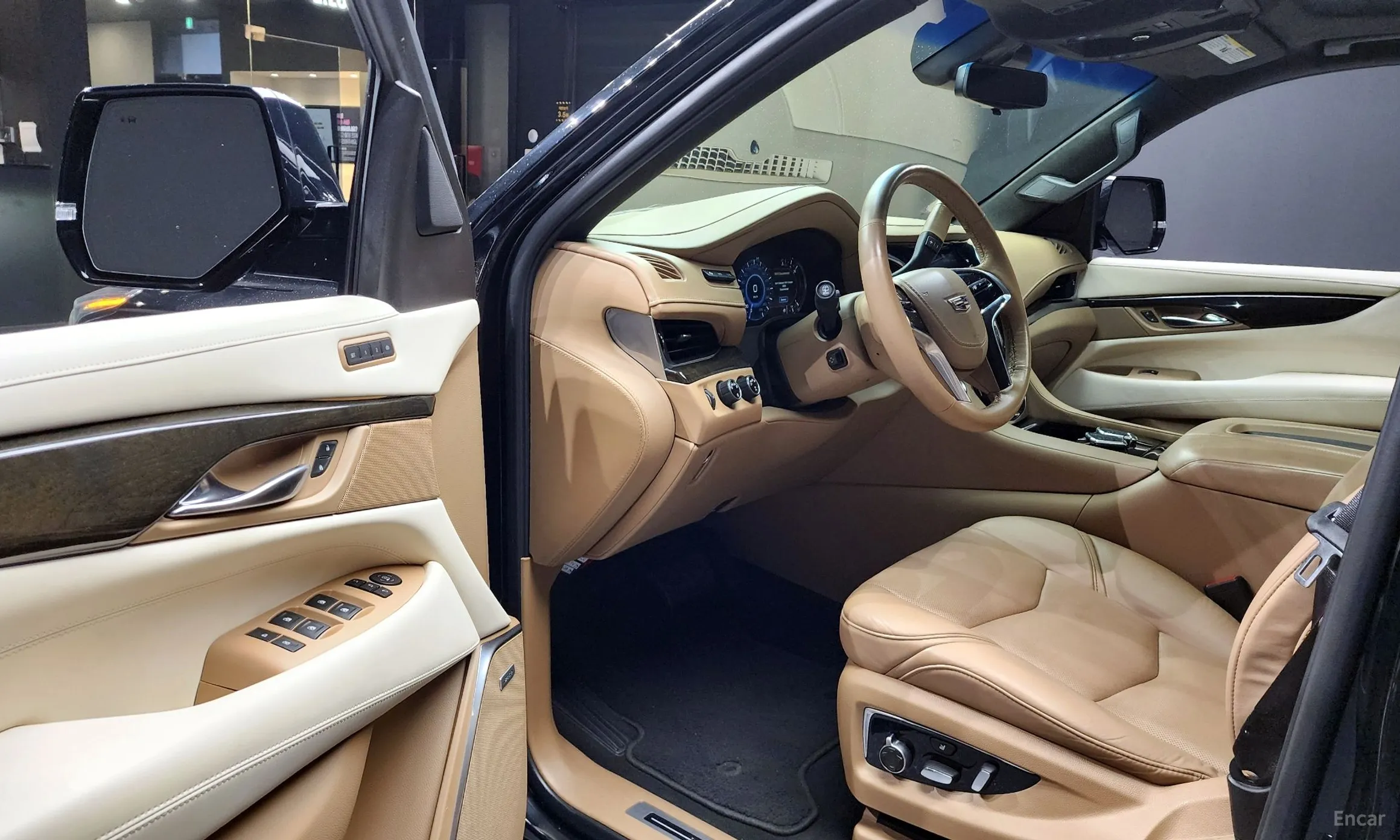 Cadillac Escalade превью 10