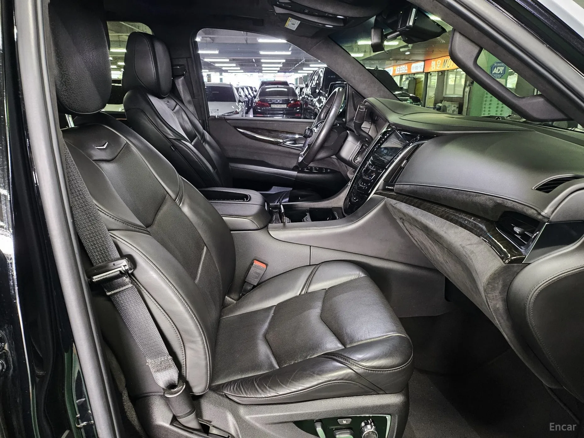 Cadillac Escalade превью 15