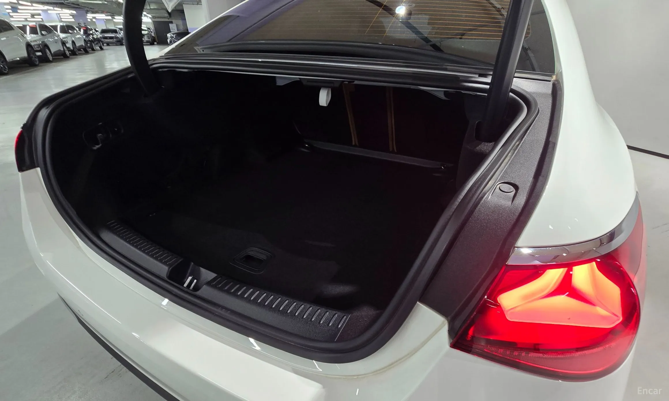Mercedes Benz E-Class W214 превью 10