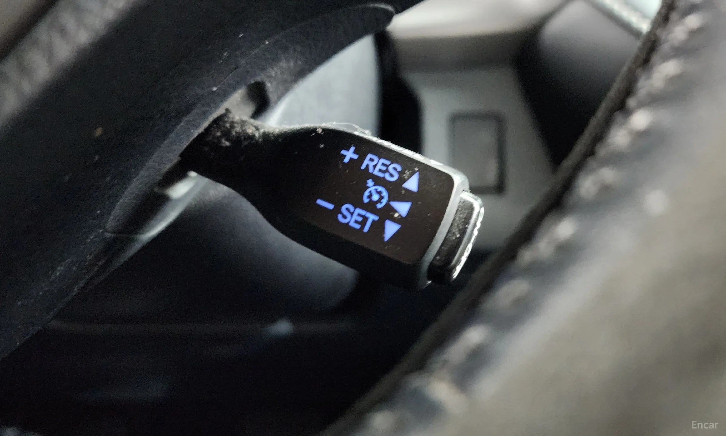 Toyota RAV4 превью 14