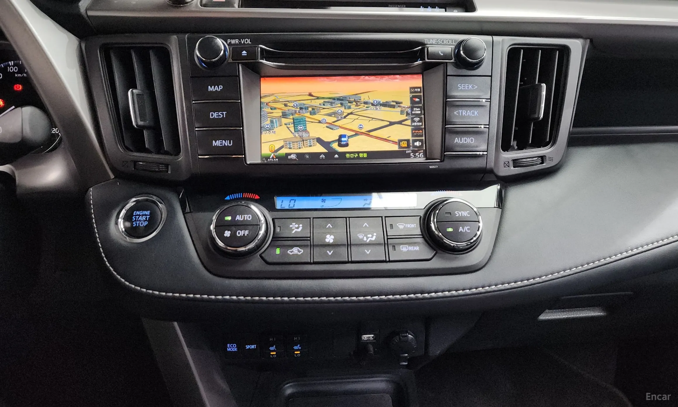 Toyota RAV4 превью 15