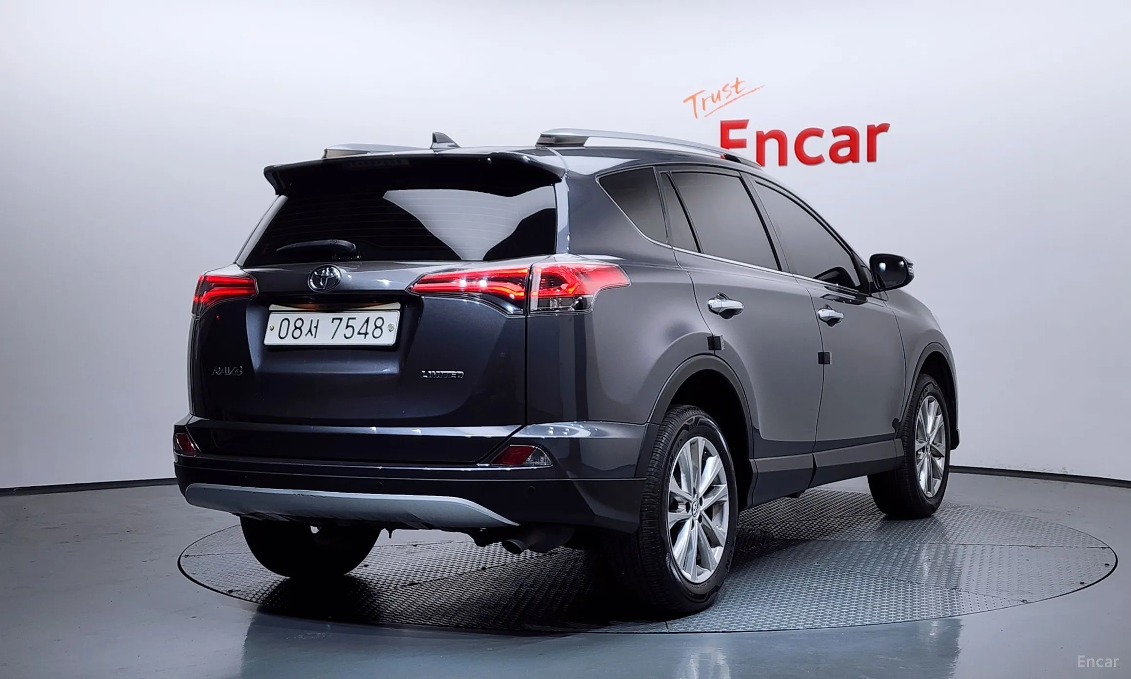 Toyota RAV4 превью 2
