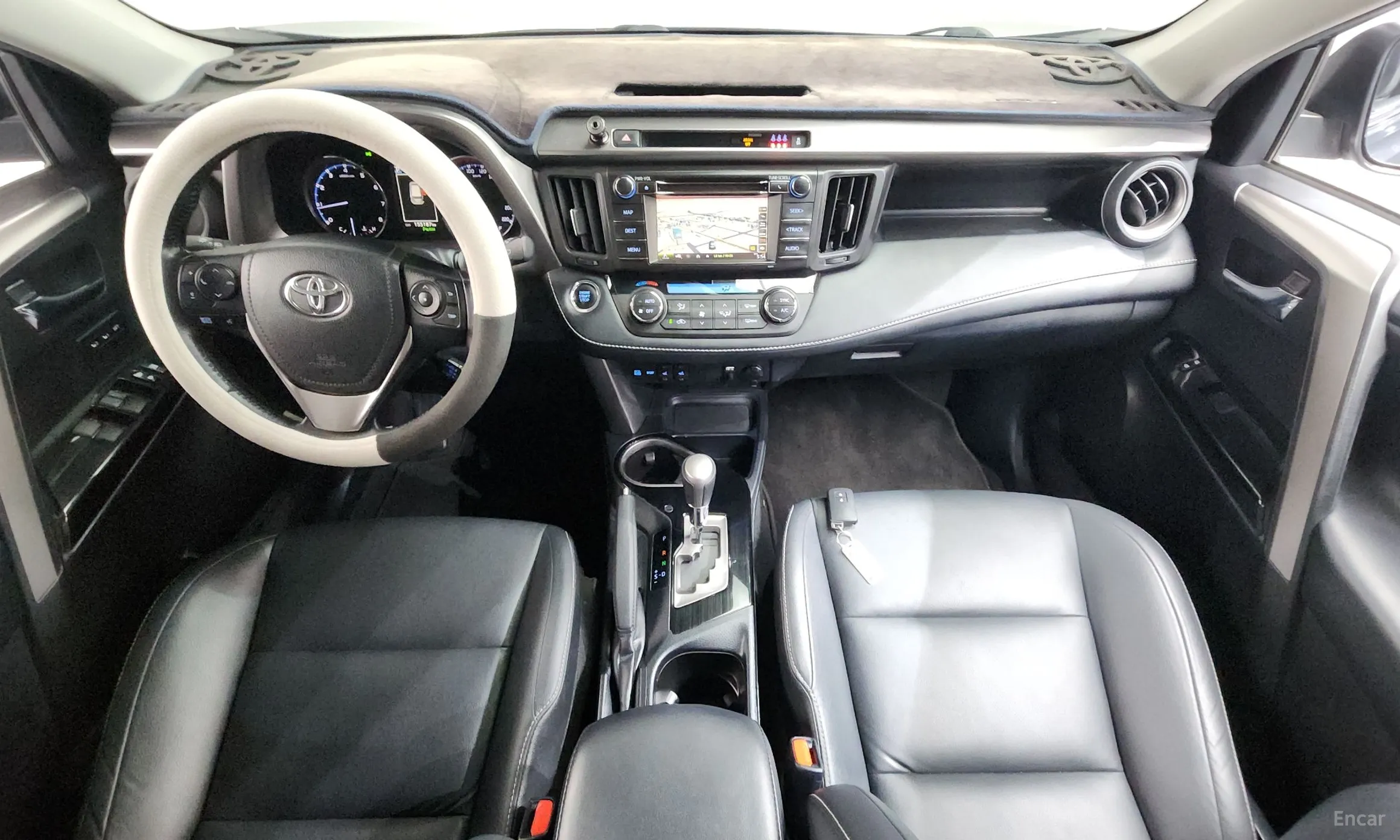 Toyota RAV4 превью 7