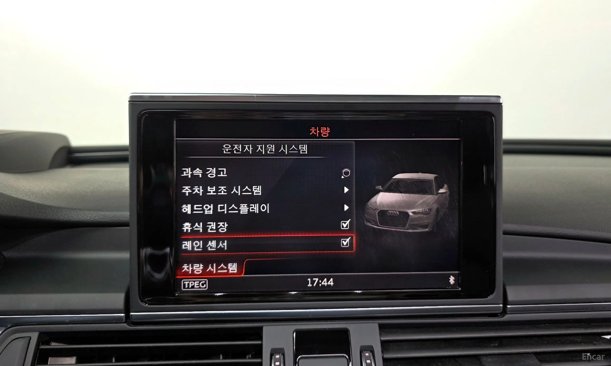Audi New A6 превью 20