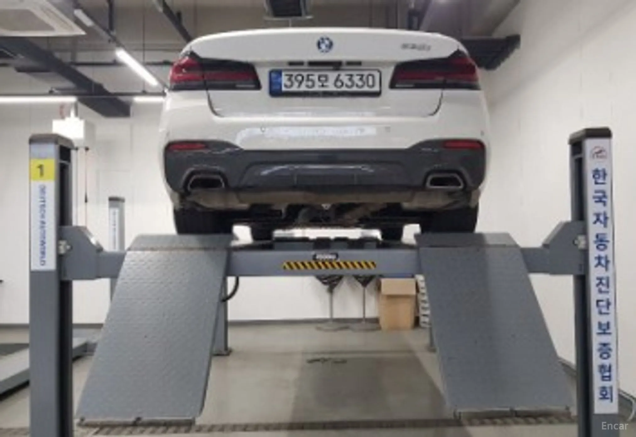 BMW 5 Series (G30) 2