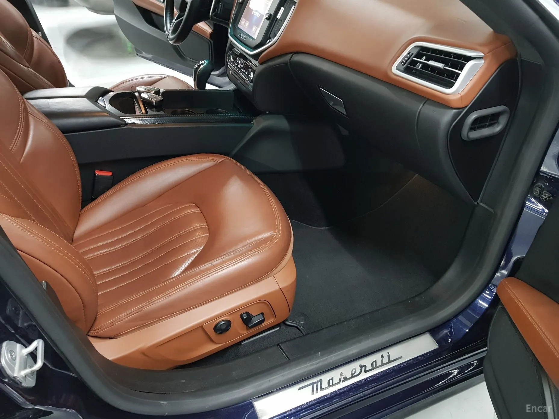 Maserati Ghibli превью 11