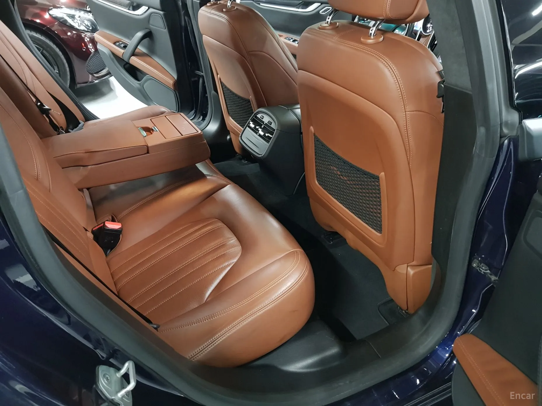 Maserati Ghibli превью 12