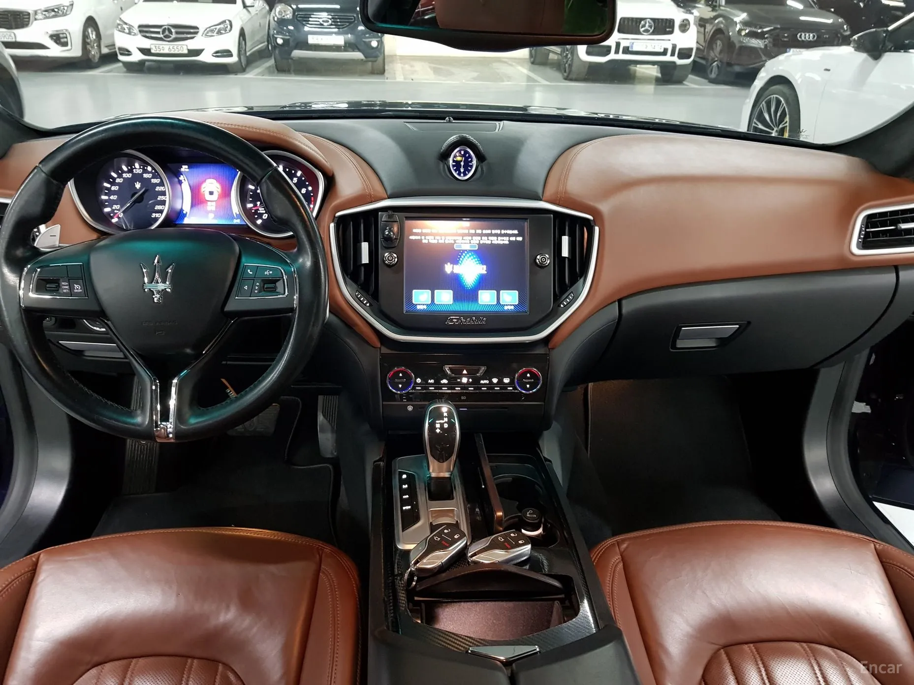 Maserati Ghibli превью 13
