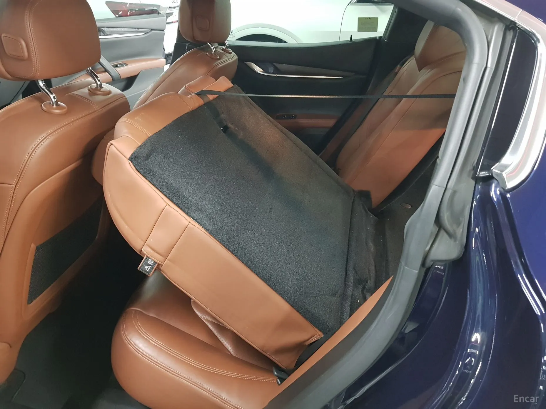 Maserati Ghibli превью 19