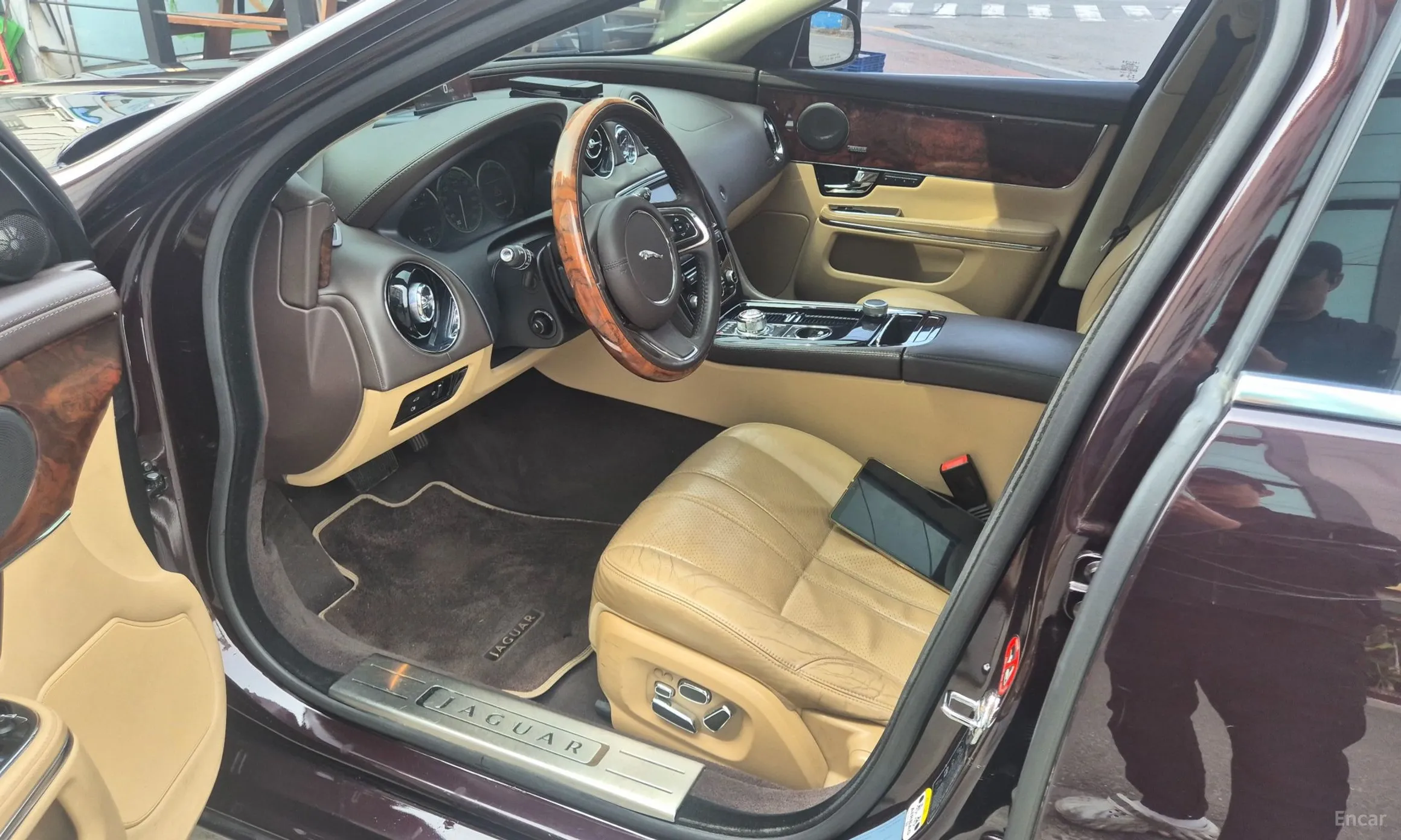 Jaguar All New XJ превью 10