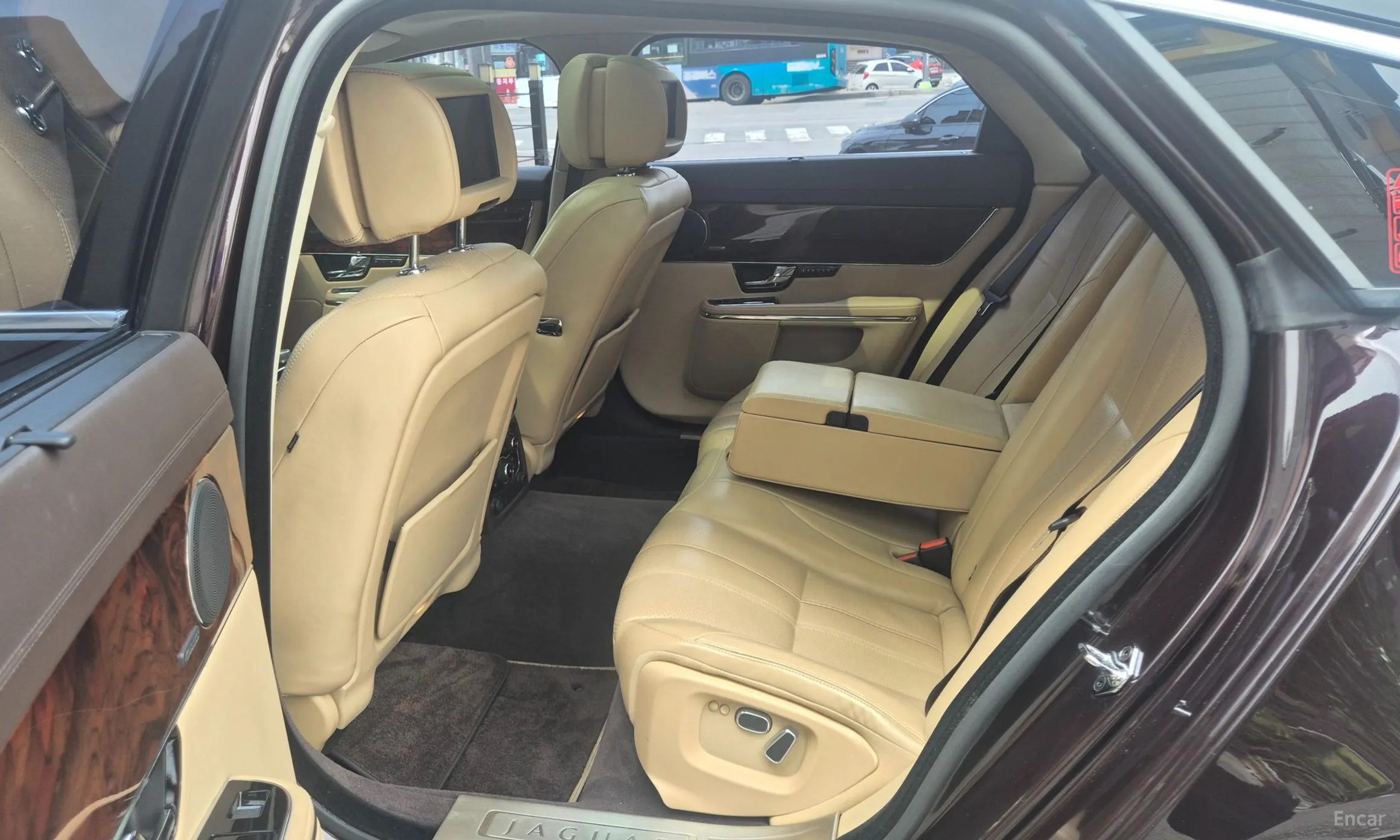 Jaguar All New XJ превью 18